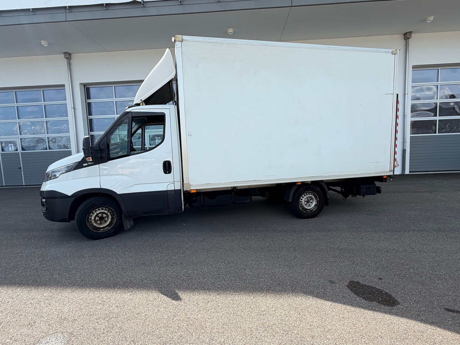 IVECO 35 S 17-image-0