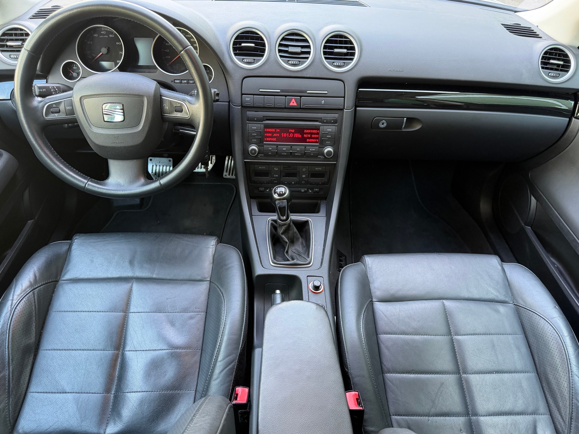 SEAT Exeo ST 2.0 TSI Sport-image-14