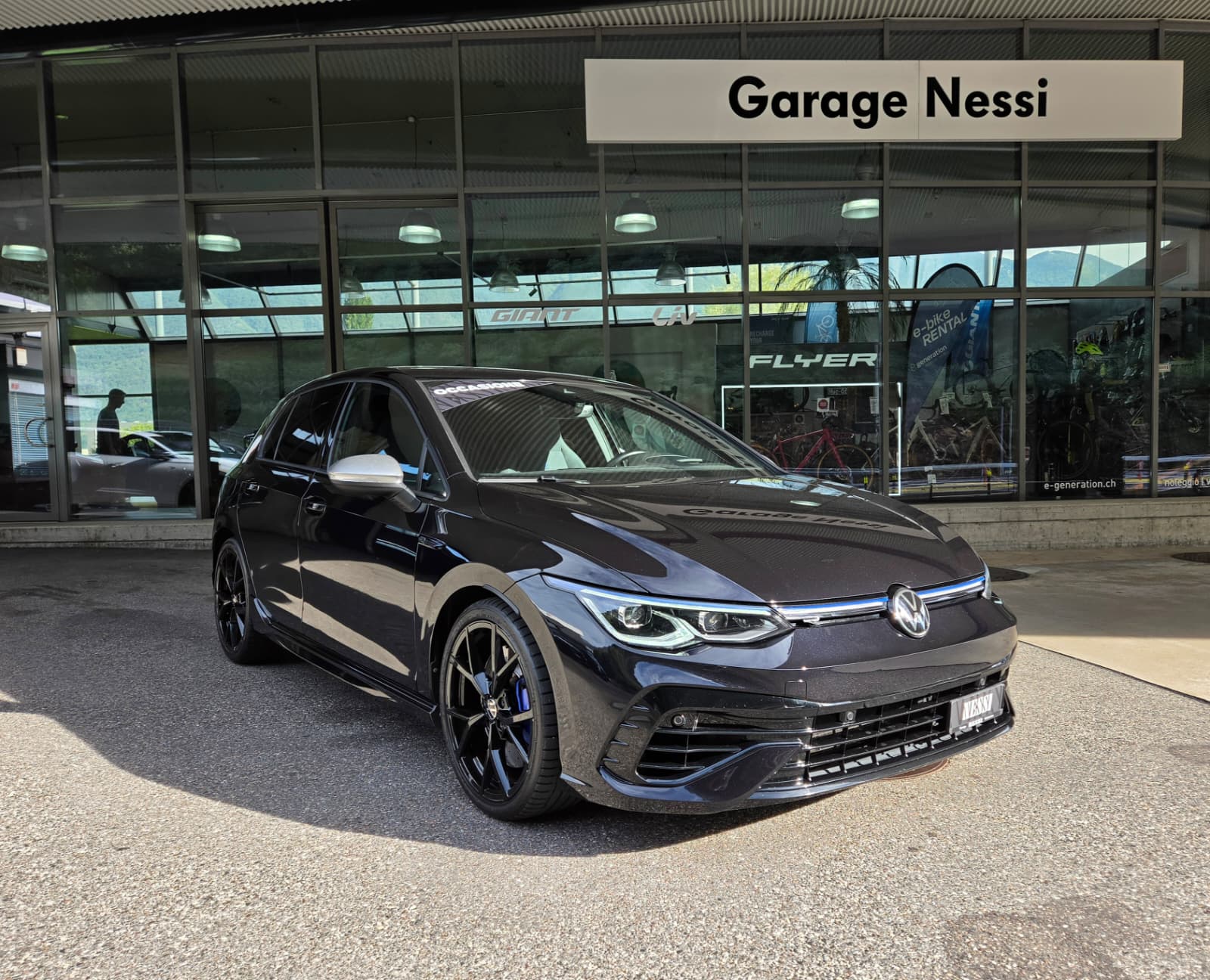 VW Golf 2.0 TSI R DSG 4Motion-image-0