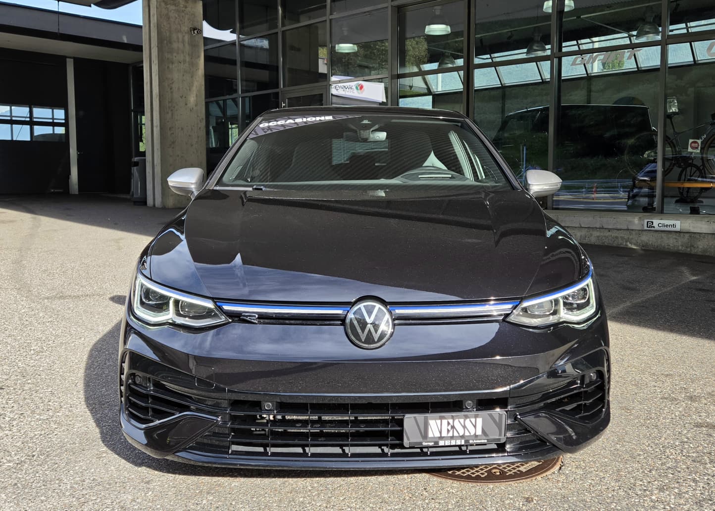 VW Golf 2.0 TSI R DSG 4Motion-image-1