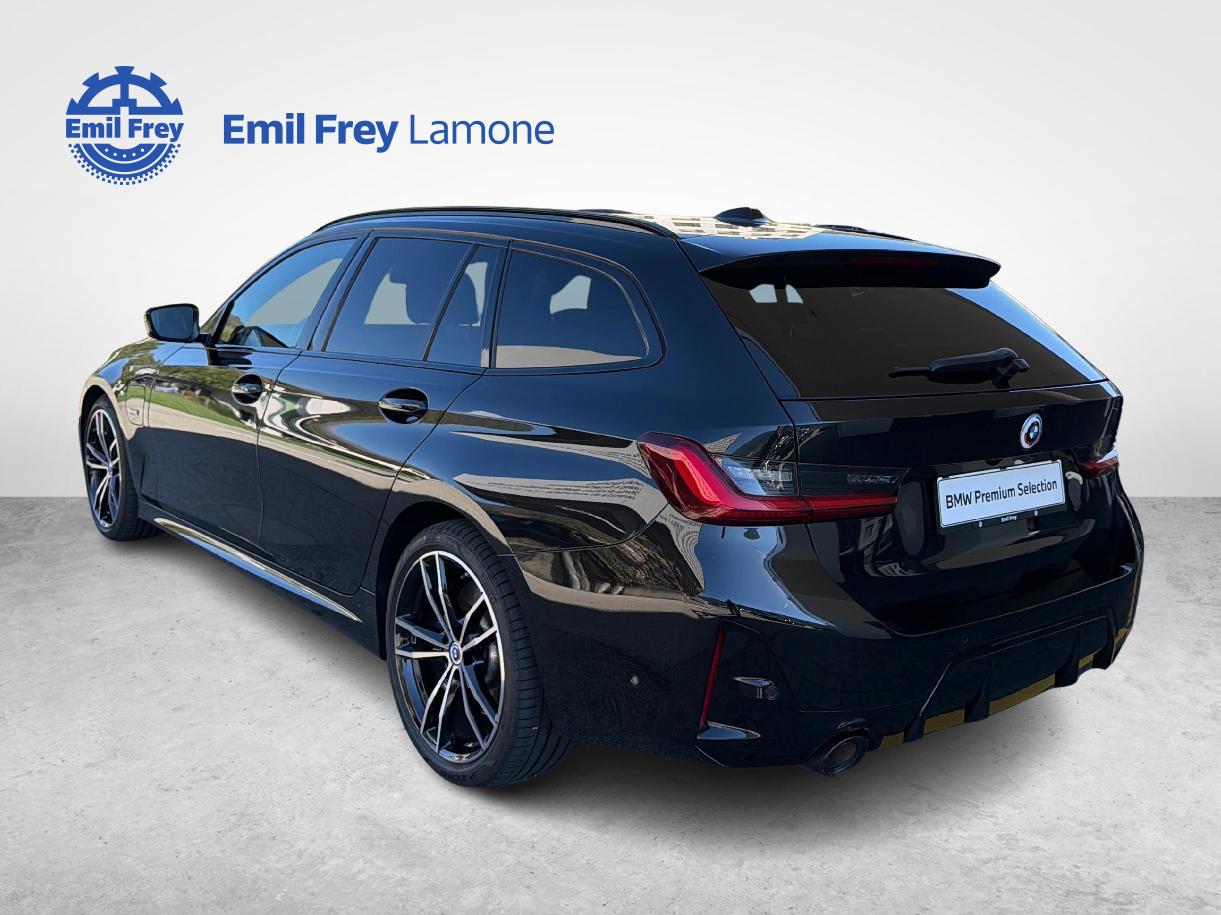 BMW 330e xDrive Touring-image-3