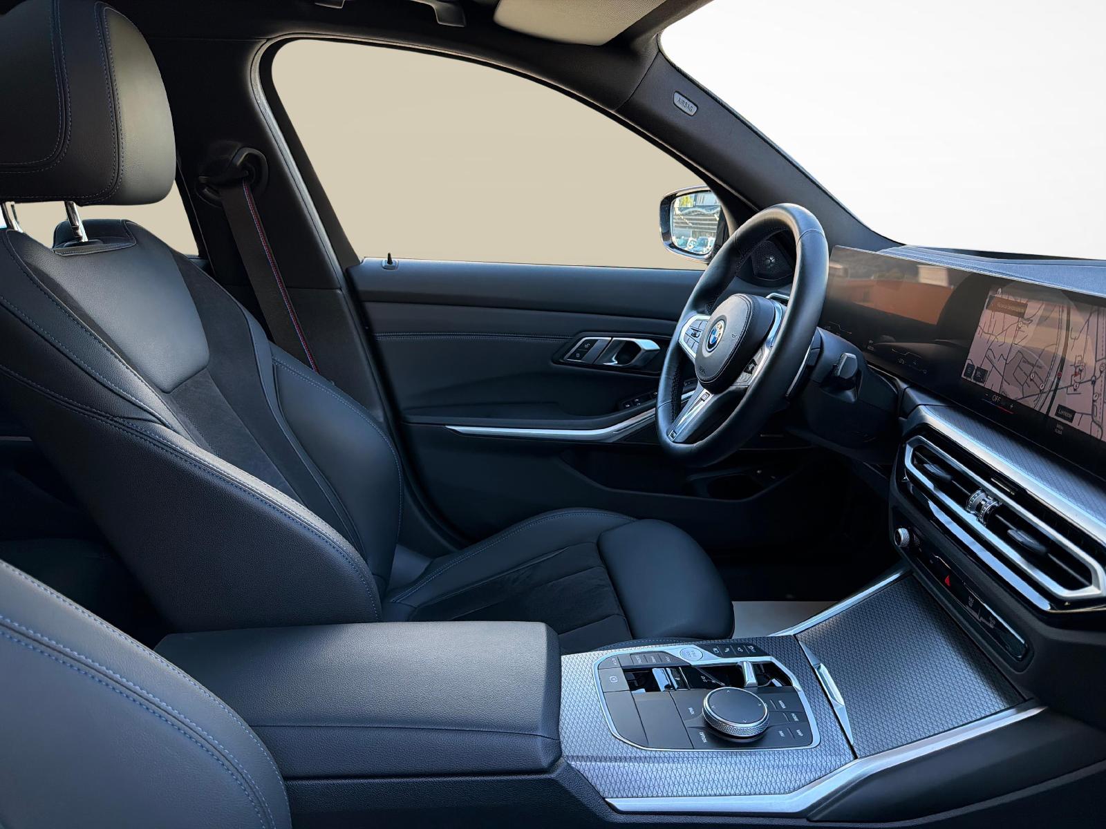 BMW 330e xDrive Touring-image-16