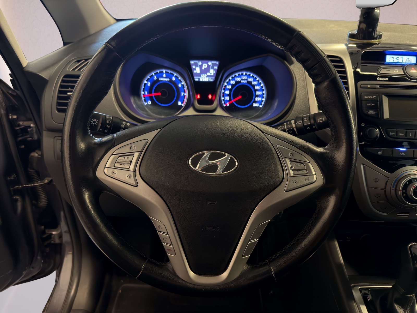 HYUNDAI iX20 1.6 Vertex Automatic-image-9