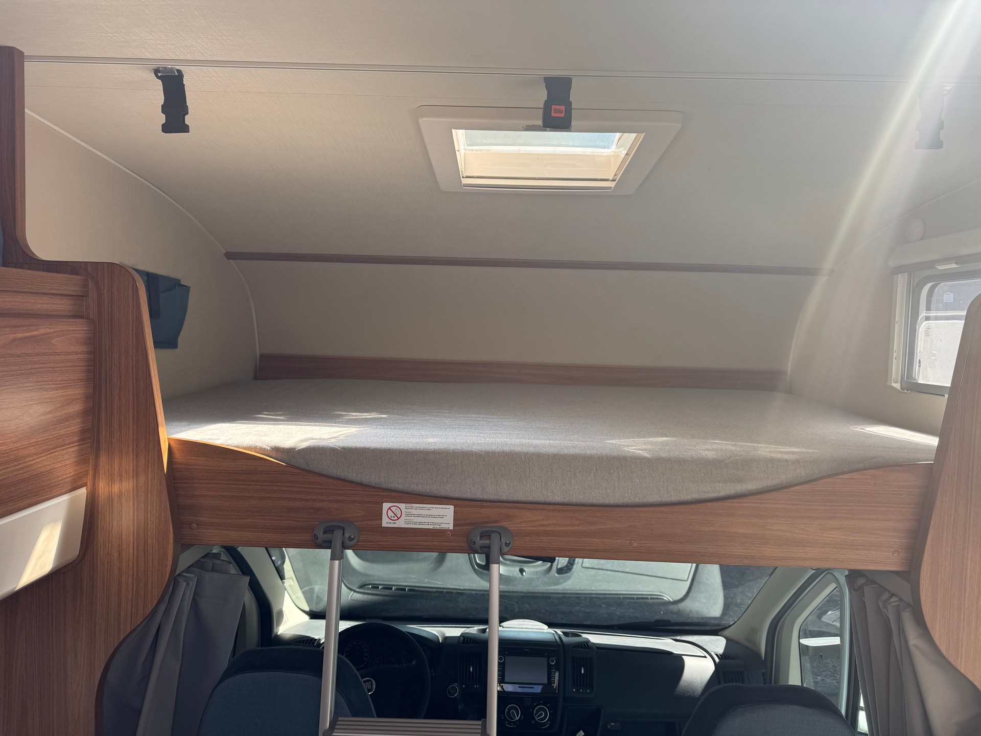 CARADO Fiat Ducato Capron A 461 6 plätzer-image-11