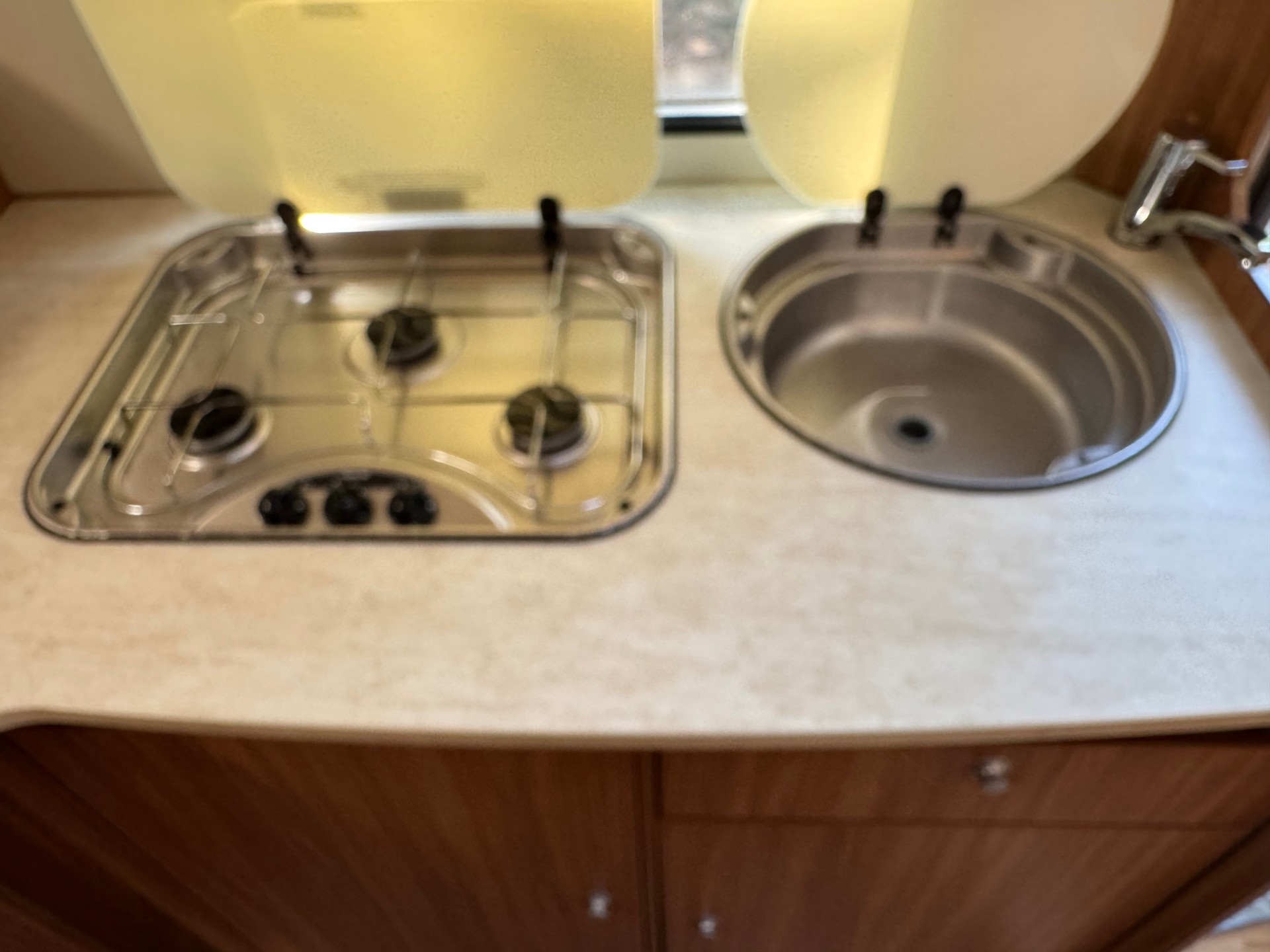 CARADO Fiat Ducato Capron A 461 6 plätzer-image-6