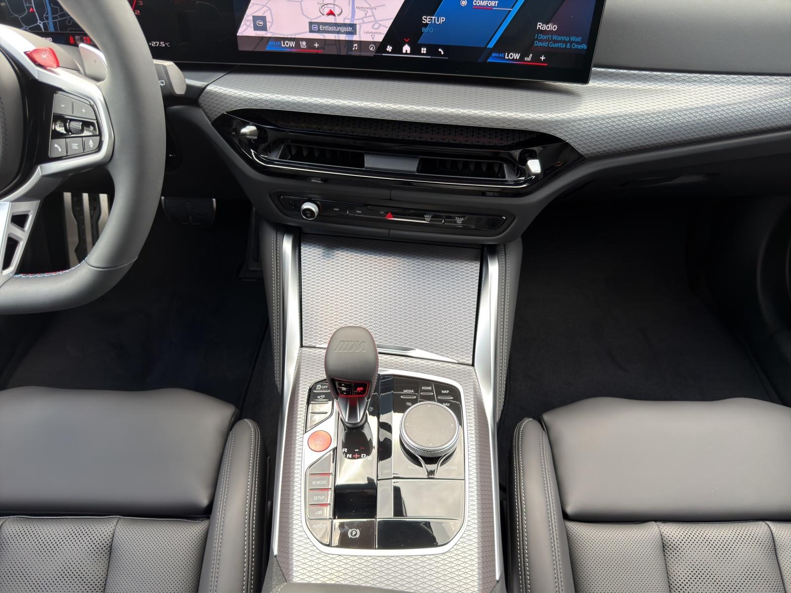 BMW M3 Competition M xDrive Touring-image-12