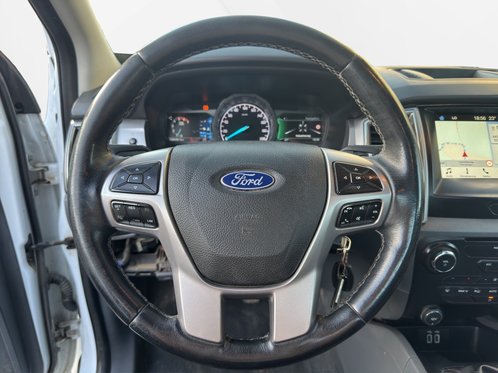 FORD Ranger XLT 2.2 TDCi 4x4-image-9