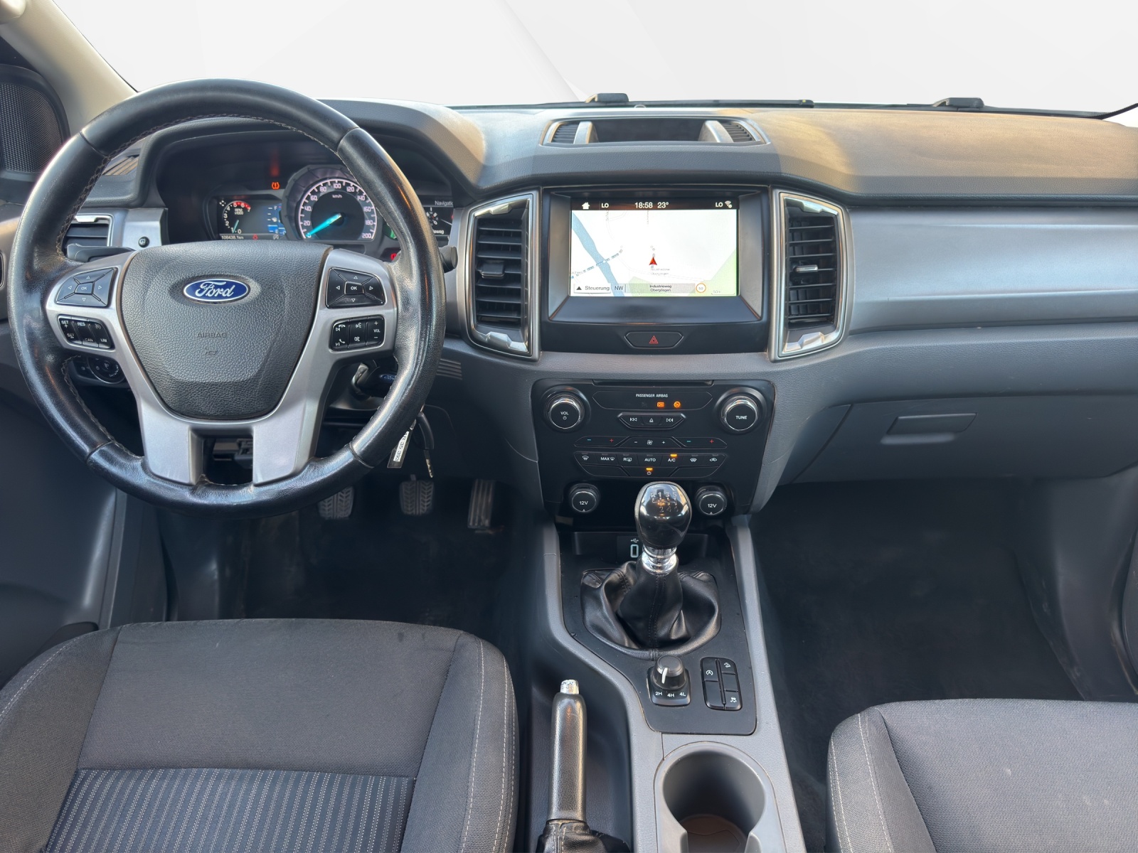 FORD Ranger XLT 2.2 TDCi 4x4-image-10