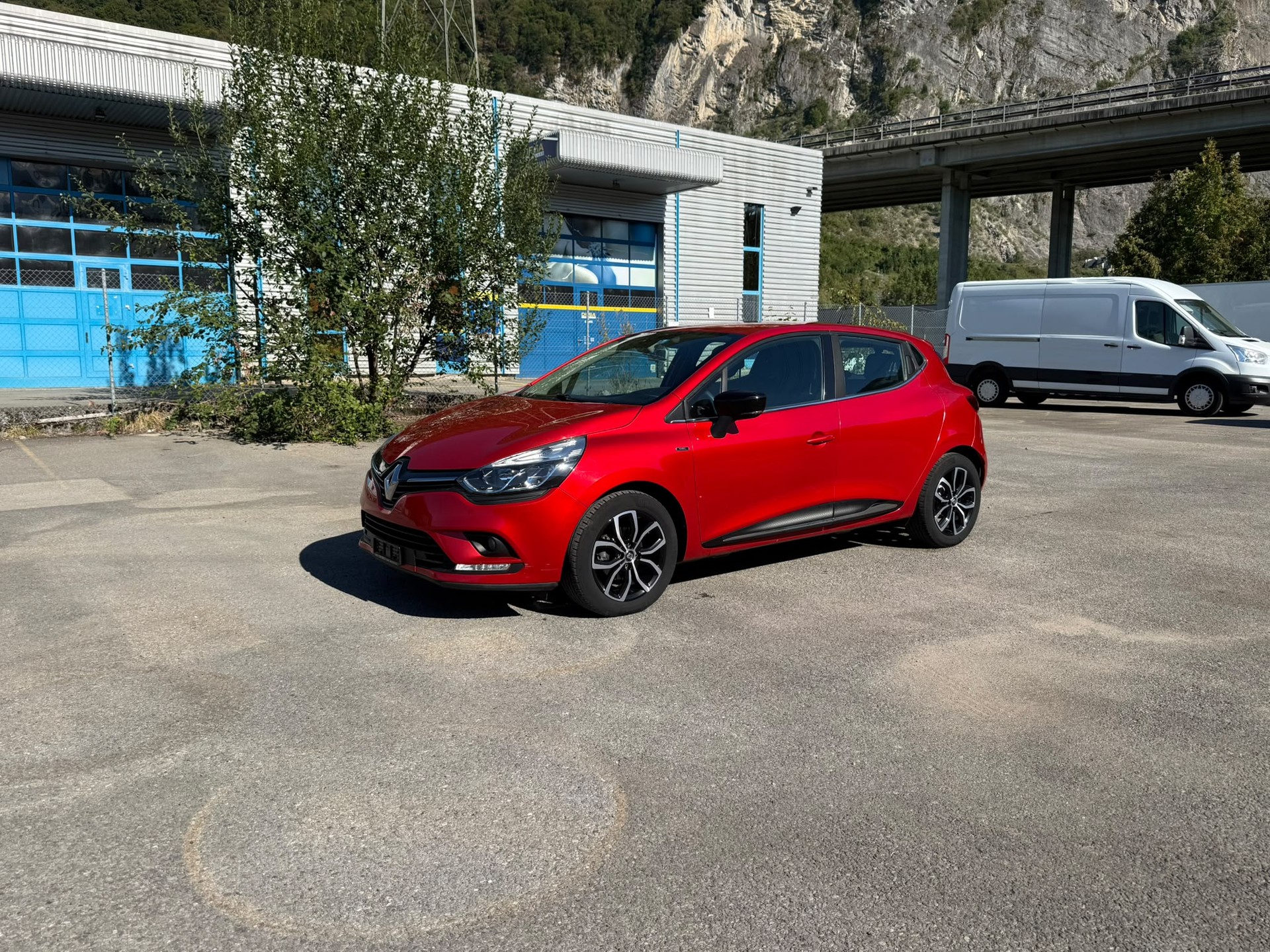 RENAULT CLIO-image-0