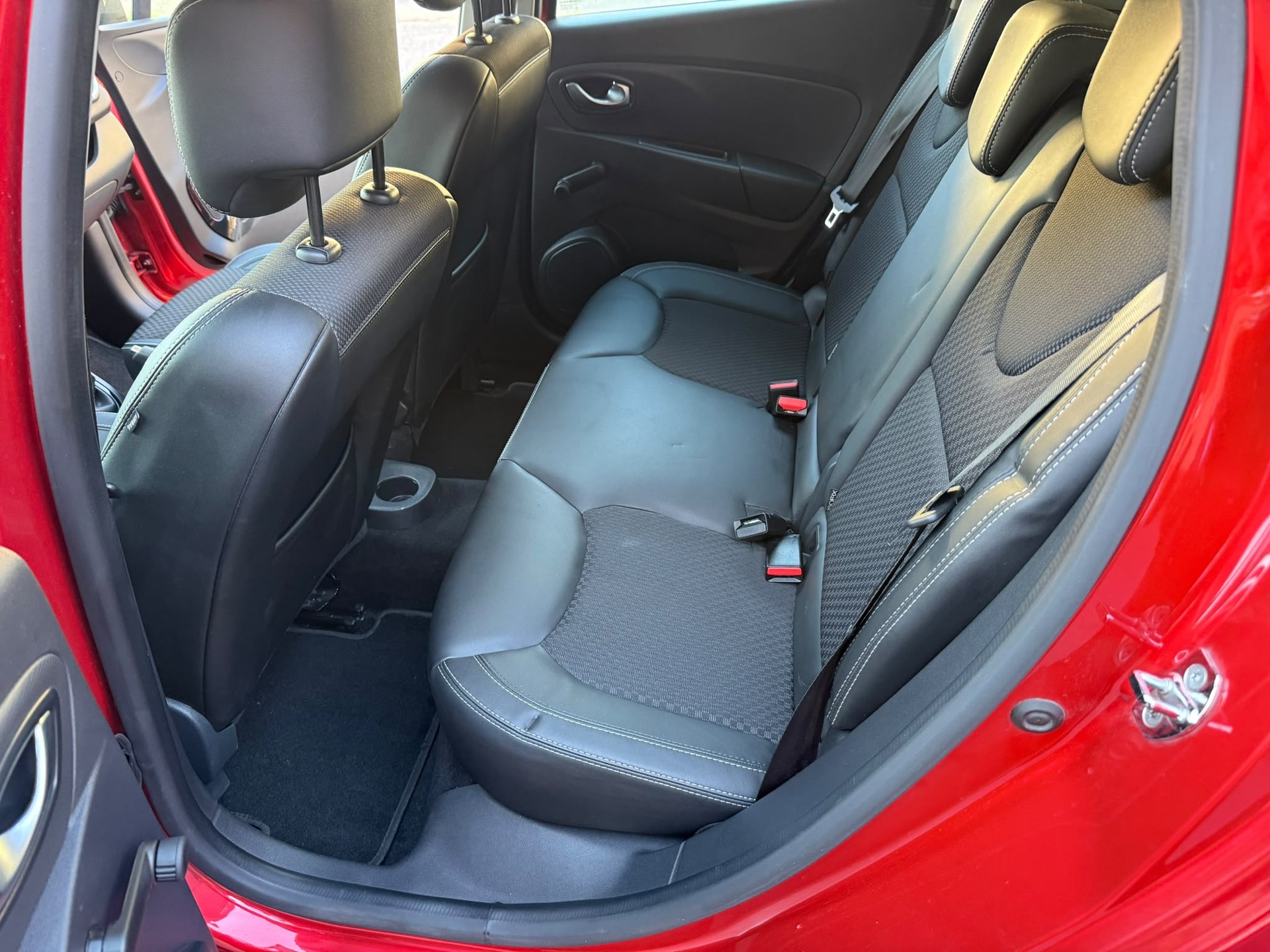 RENAULT CLIO-image-10