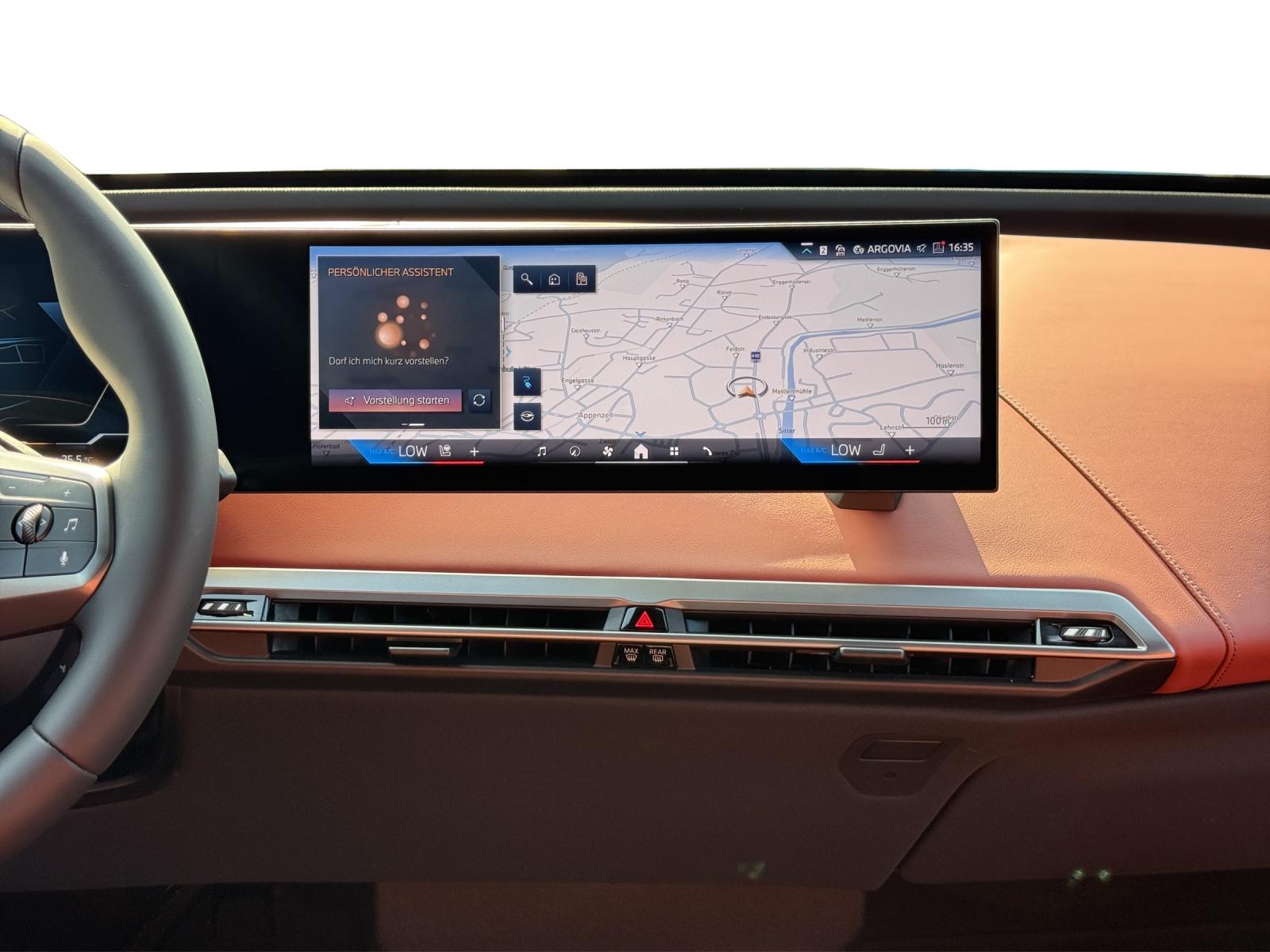 BMW iX xDrive45 M Sport Pro-image-13