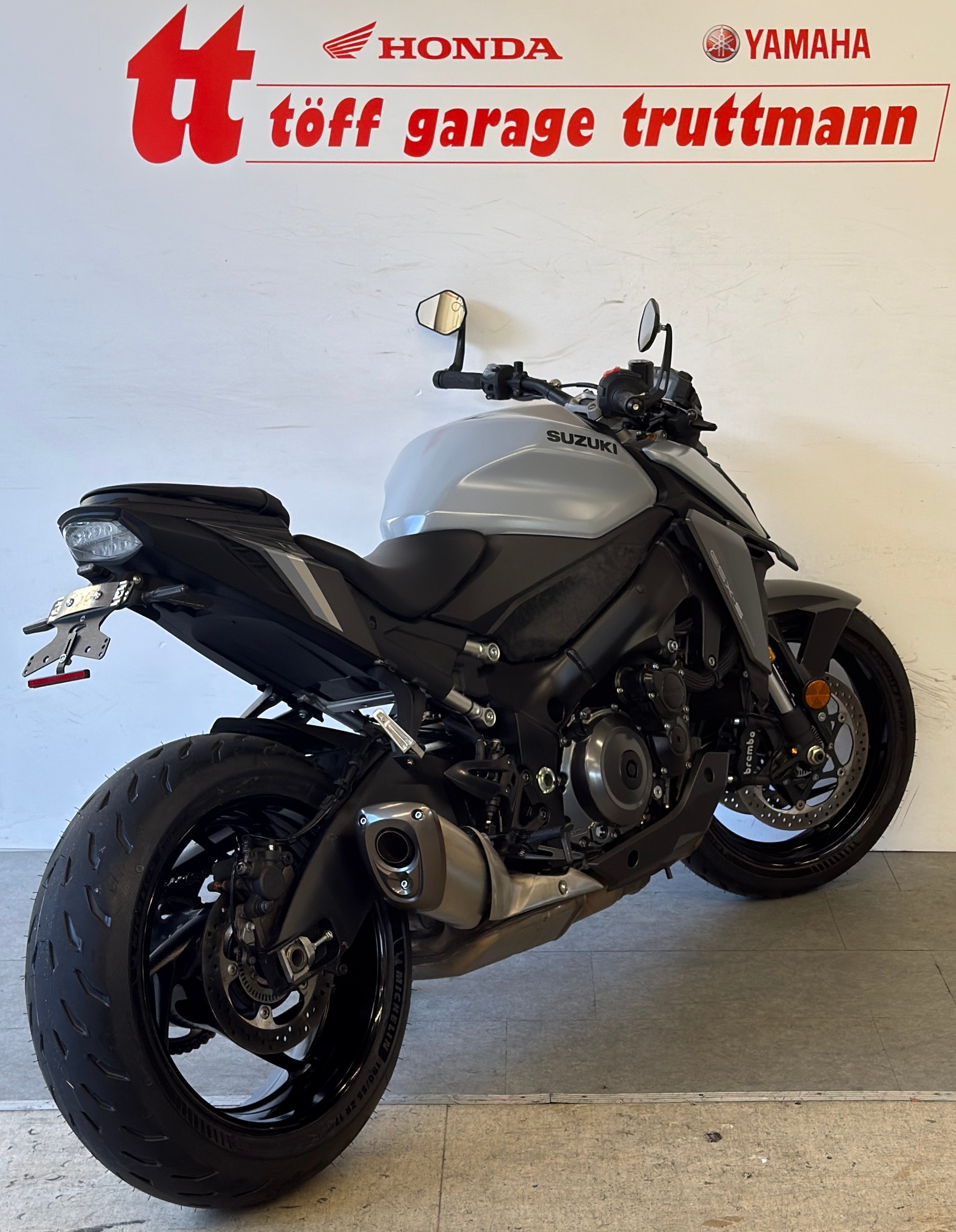SUZUKI GSX-S 1000-showroom-element-3