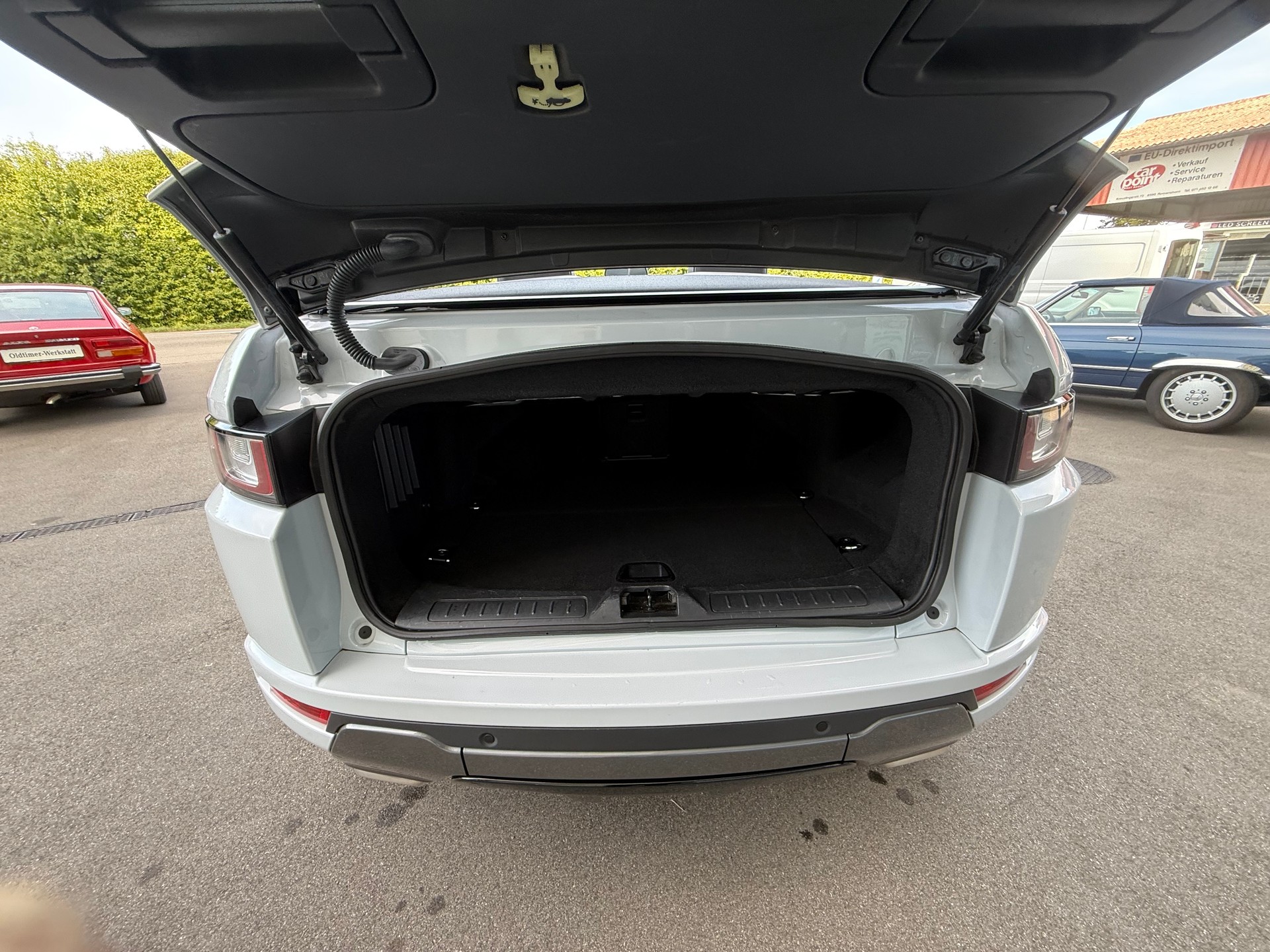 LAND ROVER Range Rover Evoque Convert. 2.0 TD4 SE Dynamic AT9-image-9