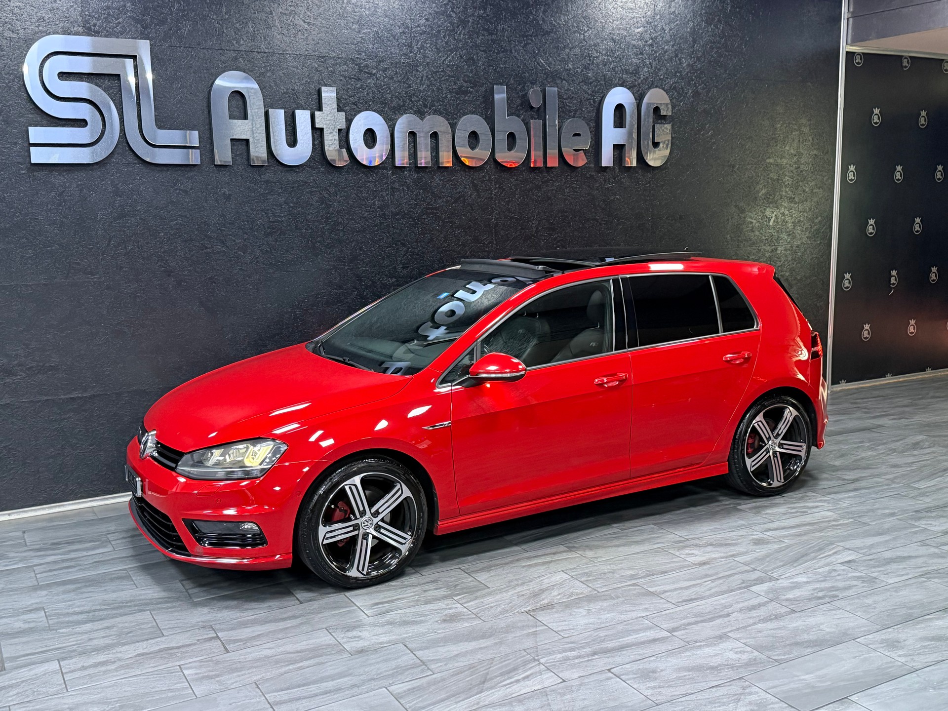 VW Golf 2.0 TDI Lounge R-Line-image-3