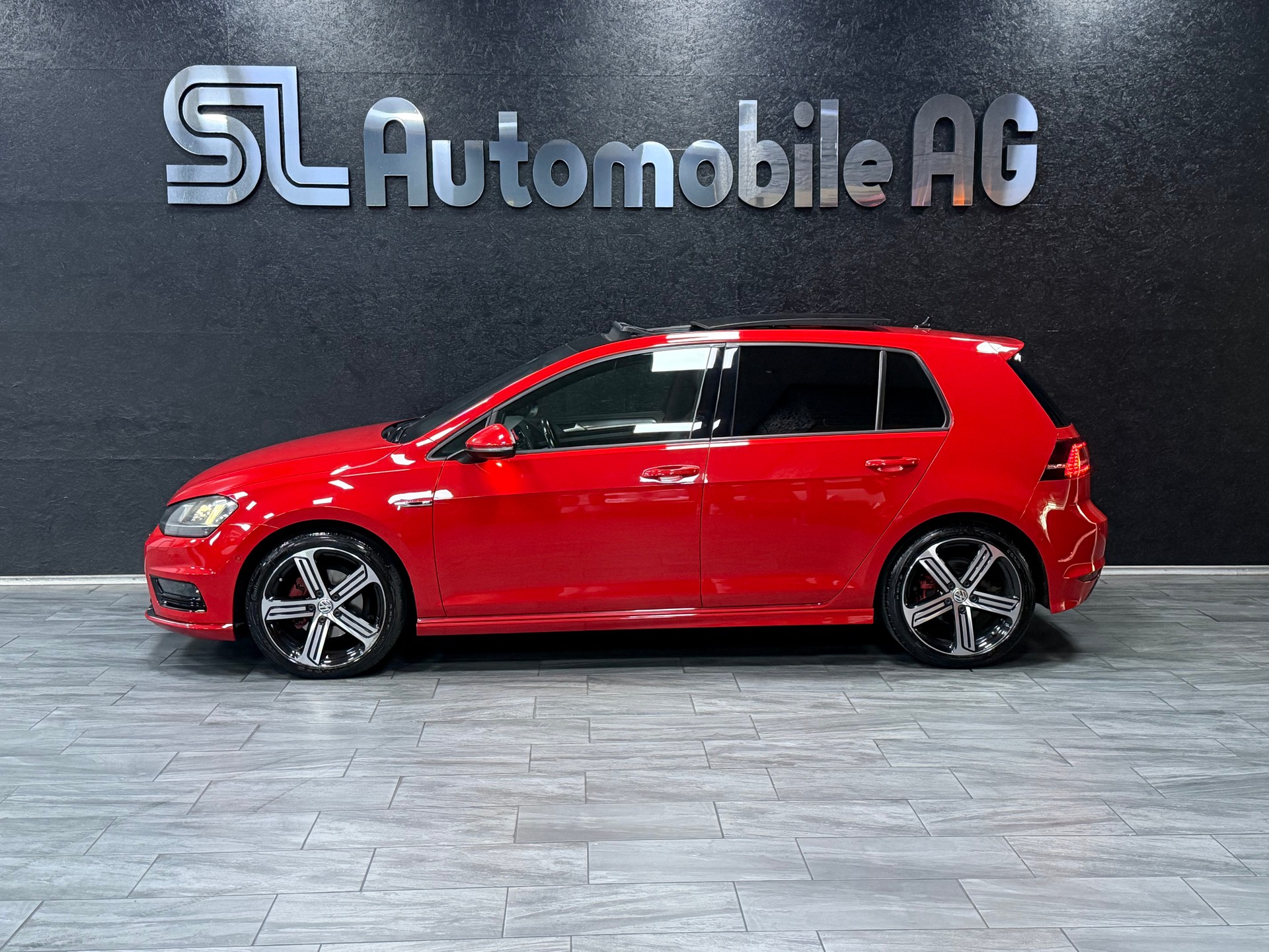 VW Golf 2.0 TDI Lounge R-Line-image-4