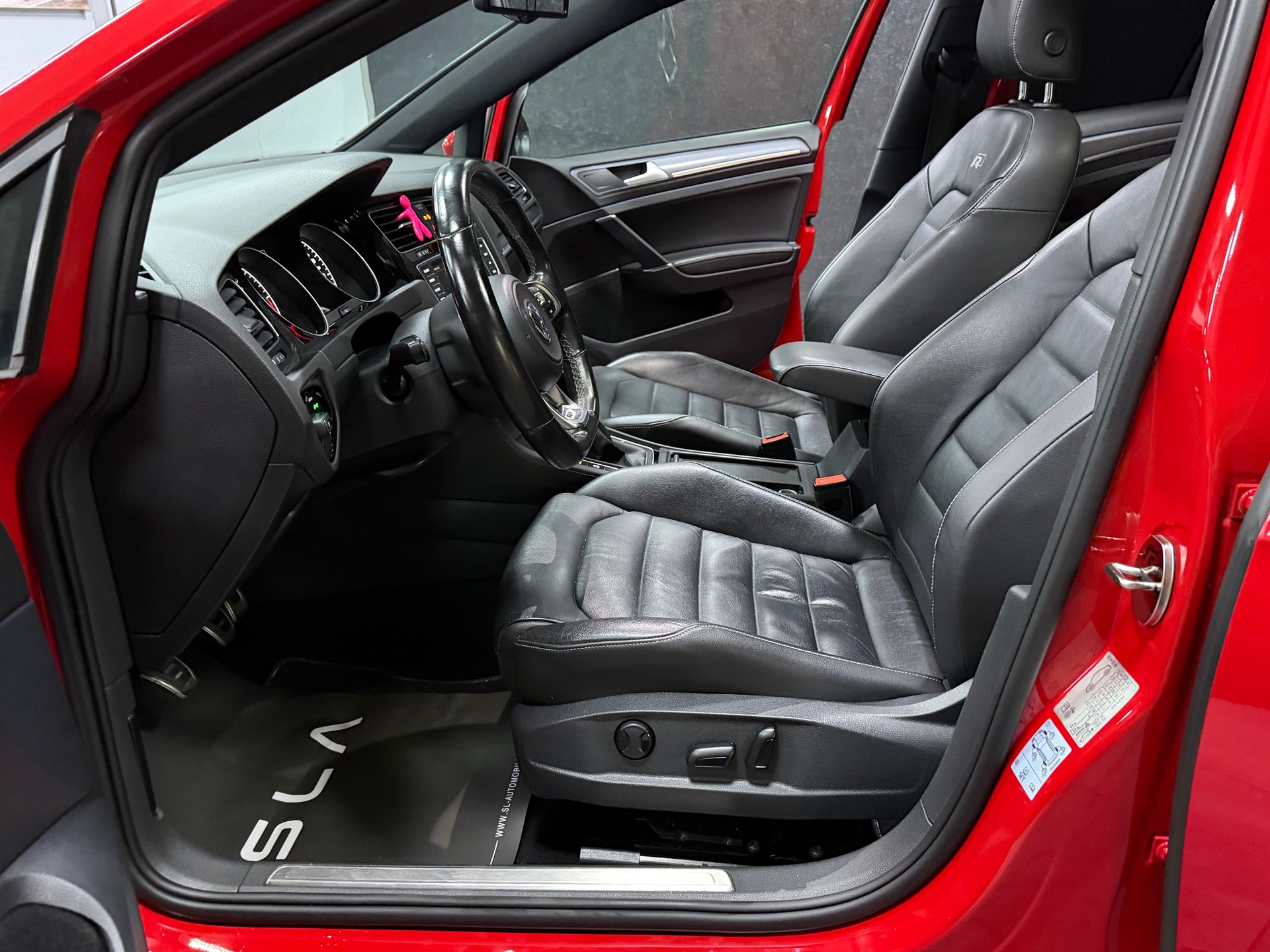 VW Golf 2.0 TDI Lounge R-Line-image-7