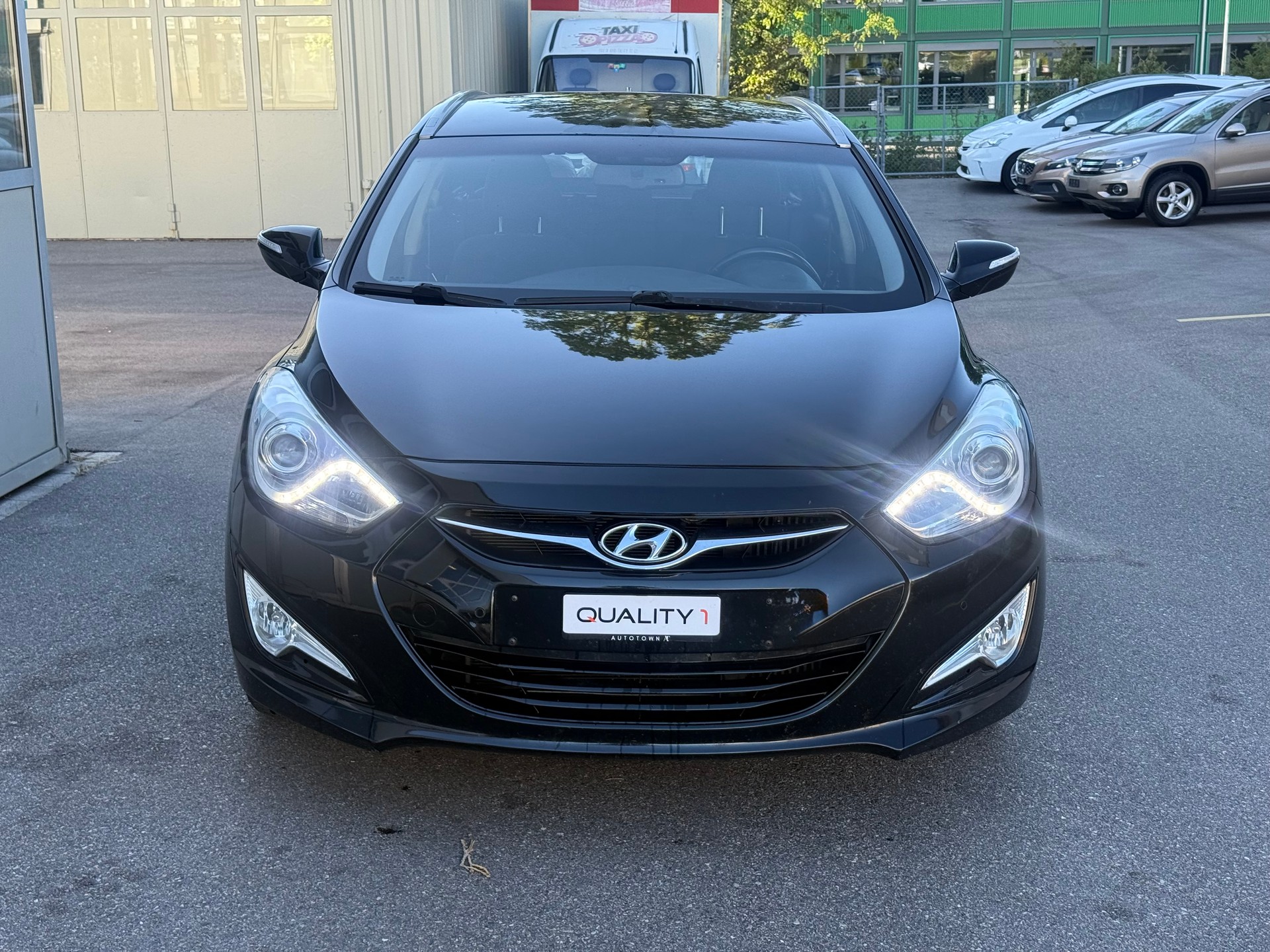 HYUNDAI i40 Wagon 1.7 CRDI Premium Automatic-image-0