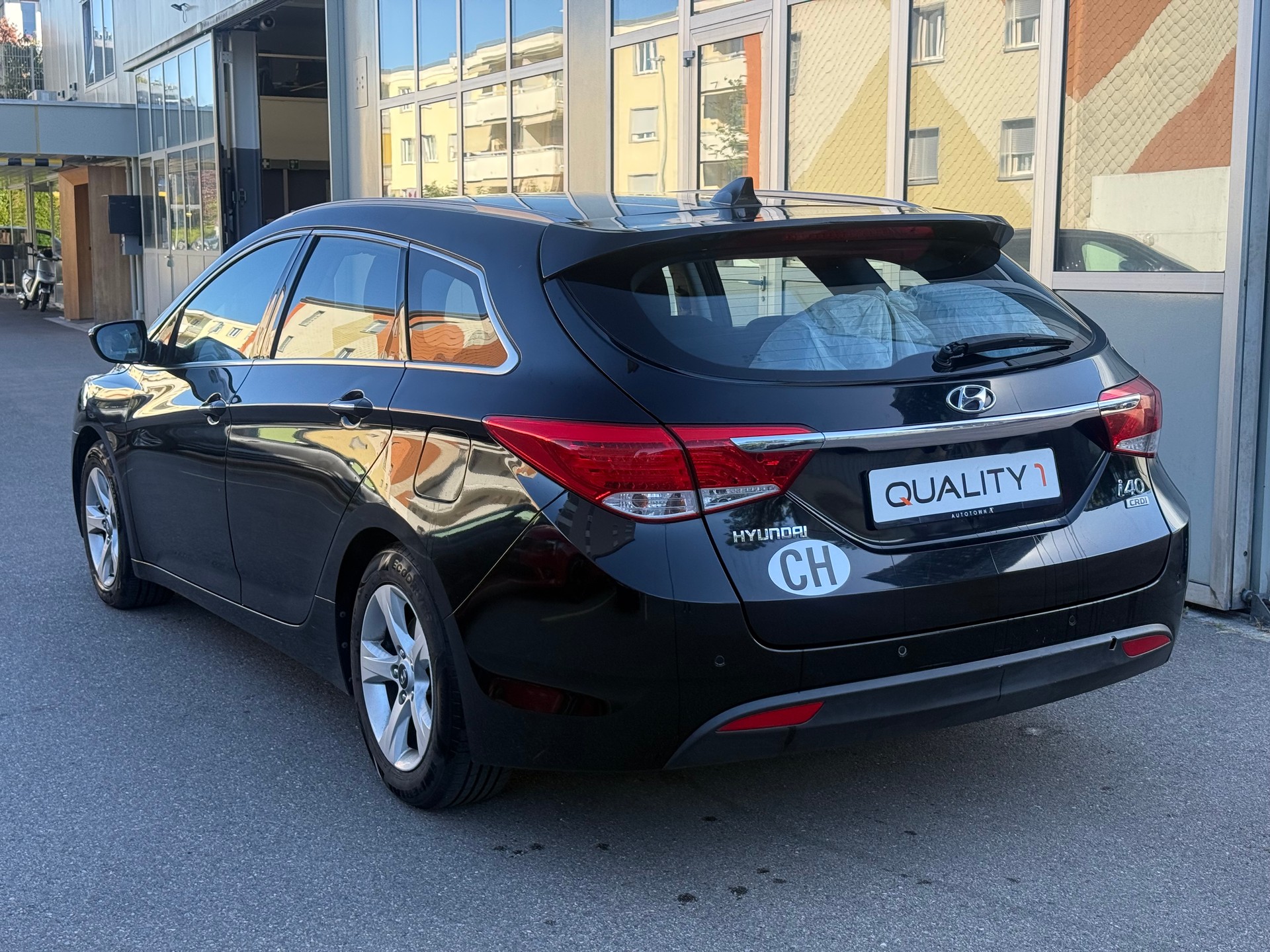 HYUNDAI i40 Wagon 1.7 CRDI Premium Automatic-image-3