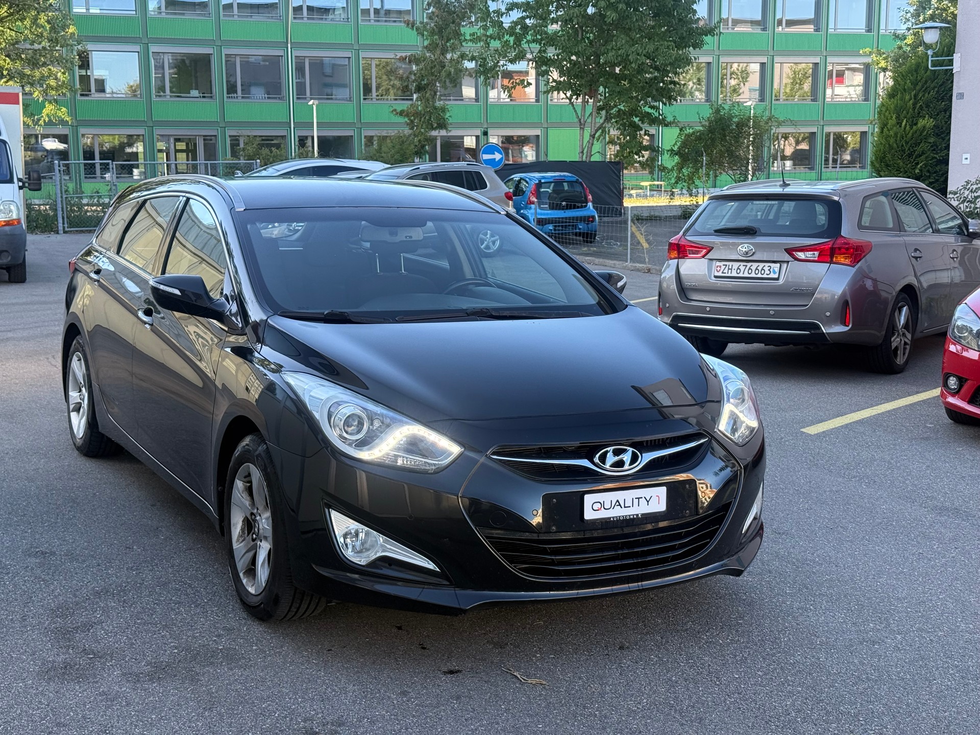 HYUNDAI i40 Wagon 1.7 CRDI Premium Automatic-image-1
