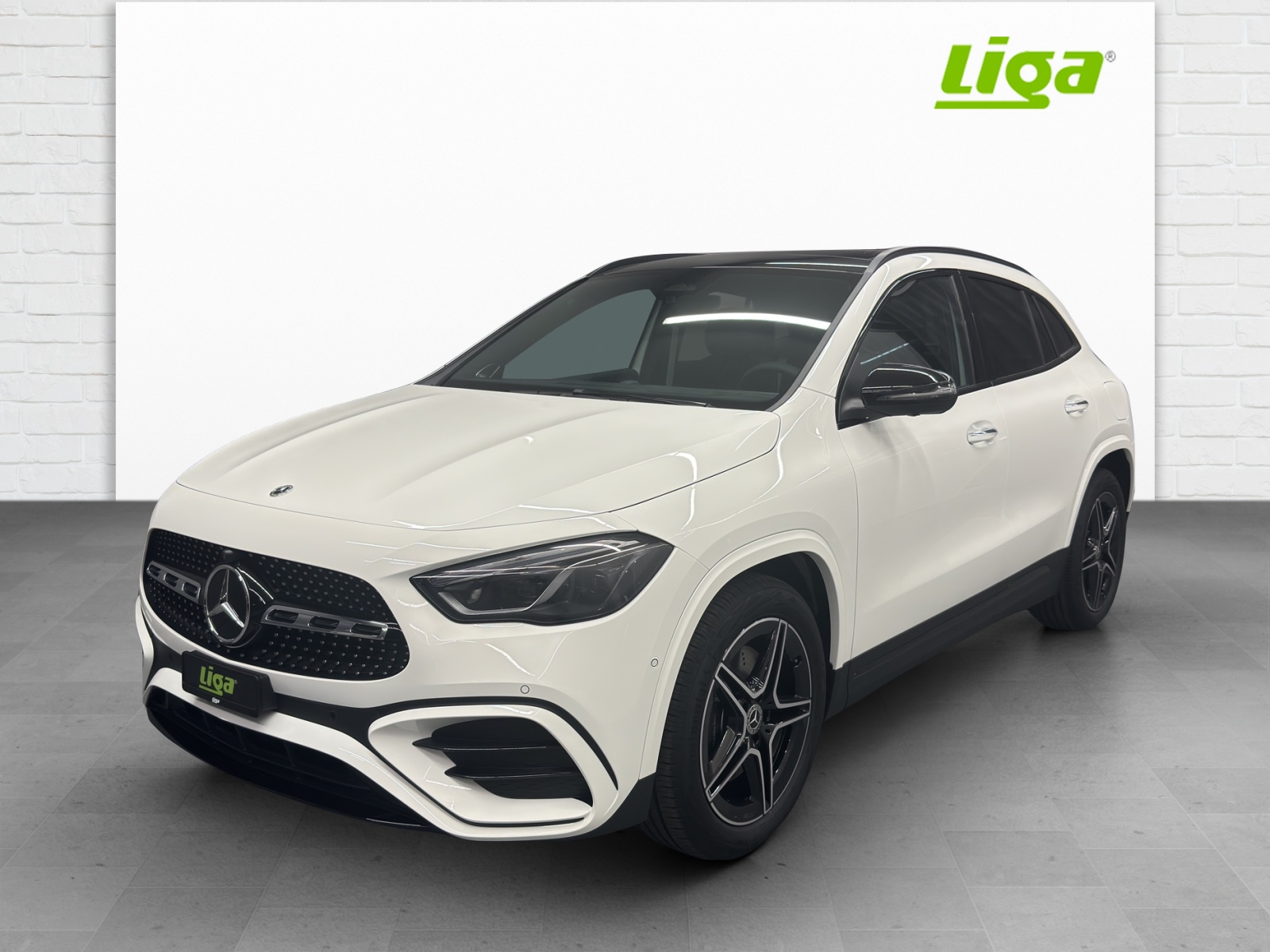 MERCEDES-BENZ GLA 250 Swiss Star