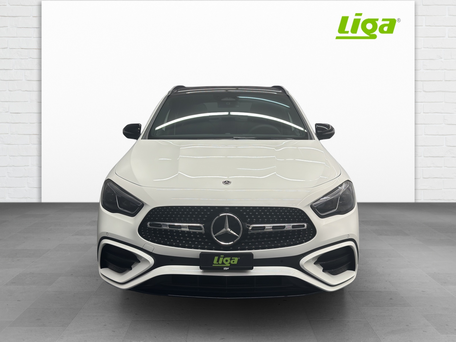 MERCEDES-BENZ GLA 250 Swiss Star-showroom-element-1
