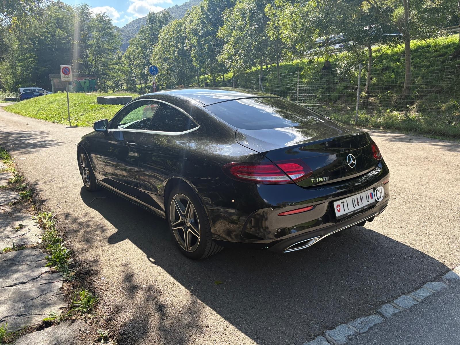 MERCEDES-BENZ C 180 Coupé-image-2
