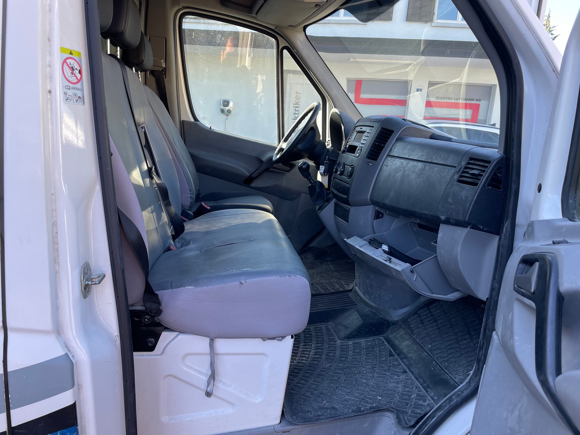 VW Crafter 35 2.0 TDI CR-image-10
