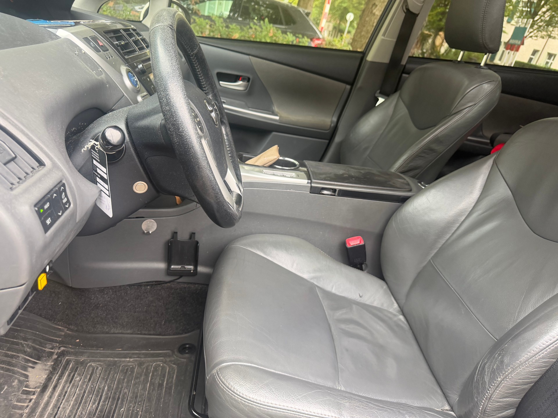 TOYOTA Prius+ 1.8 VVT-i HSD Sol-image-9