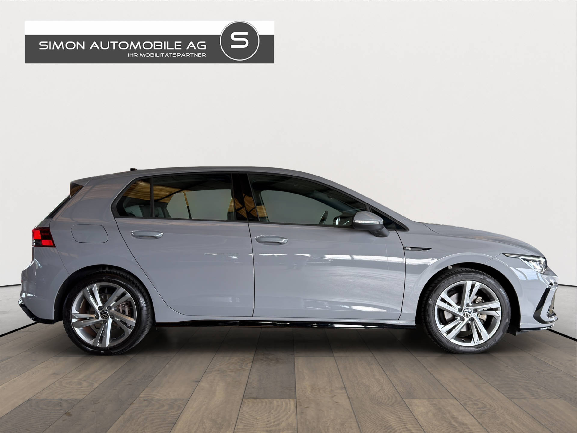 VW Golf VIII 1.5 eTSI R-Line 75 Edition DSG-image-6