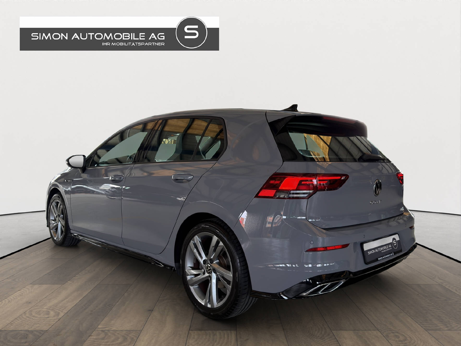 VW Golf VIII 1.5 eTSI R-Line 75 Edition DSG-image-3