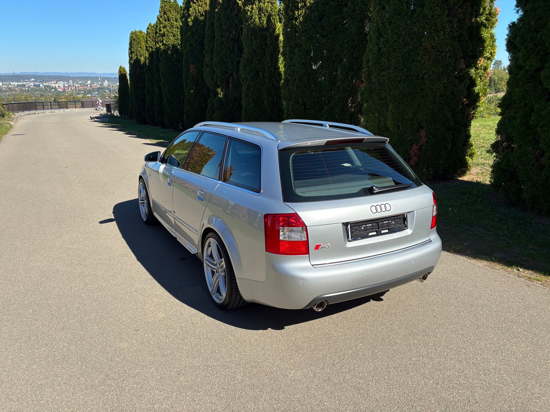 AUDI 4.2 V8 quattro-image-6