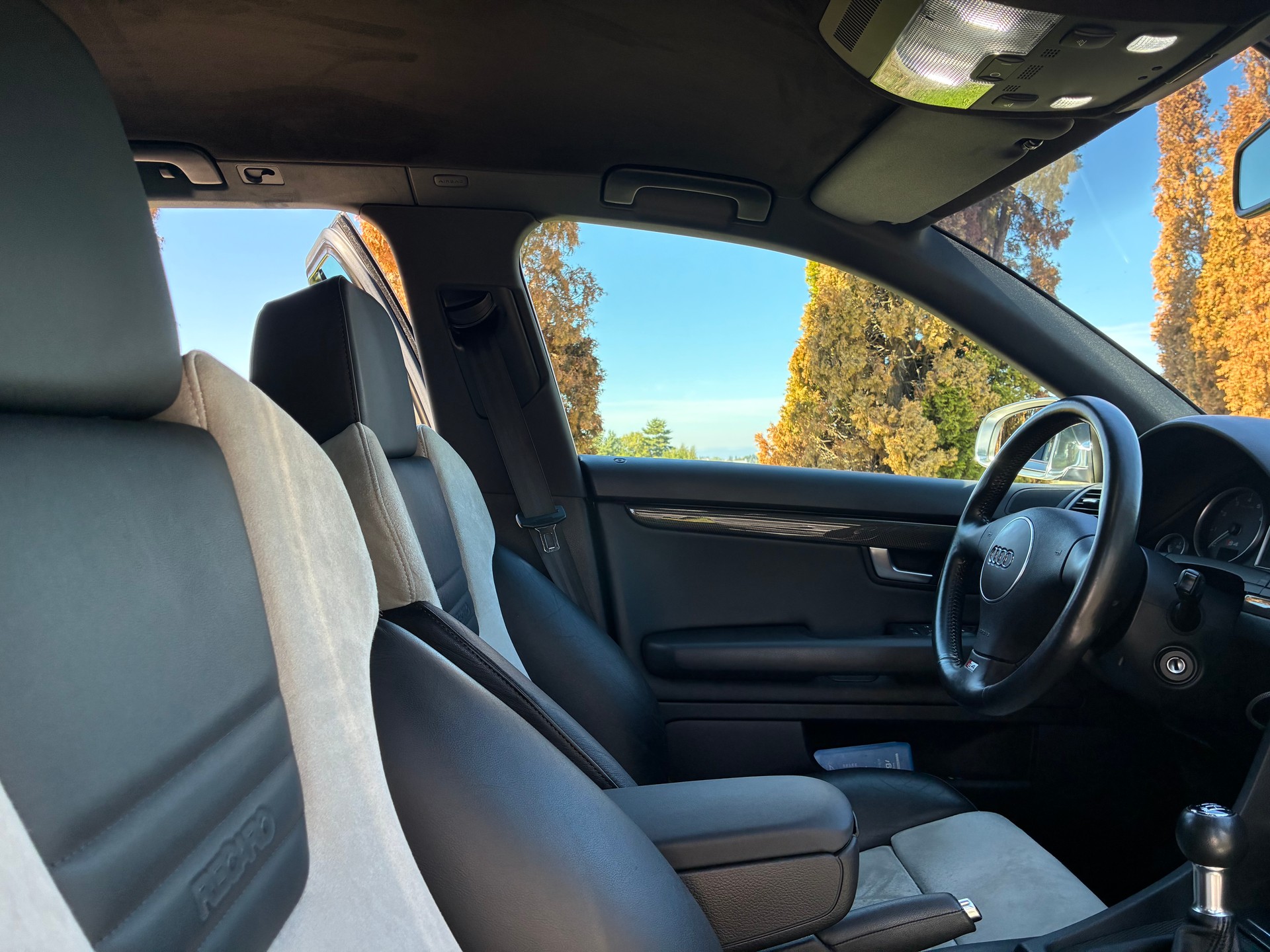 AUDI 4.2 V8 quattro-image-11