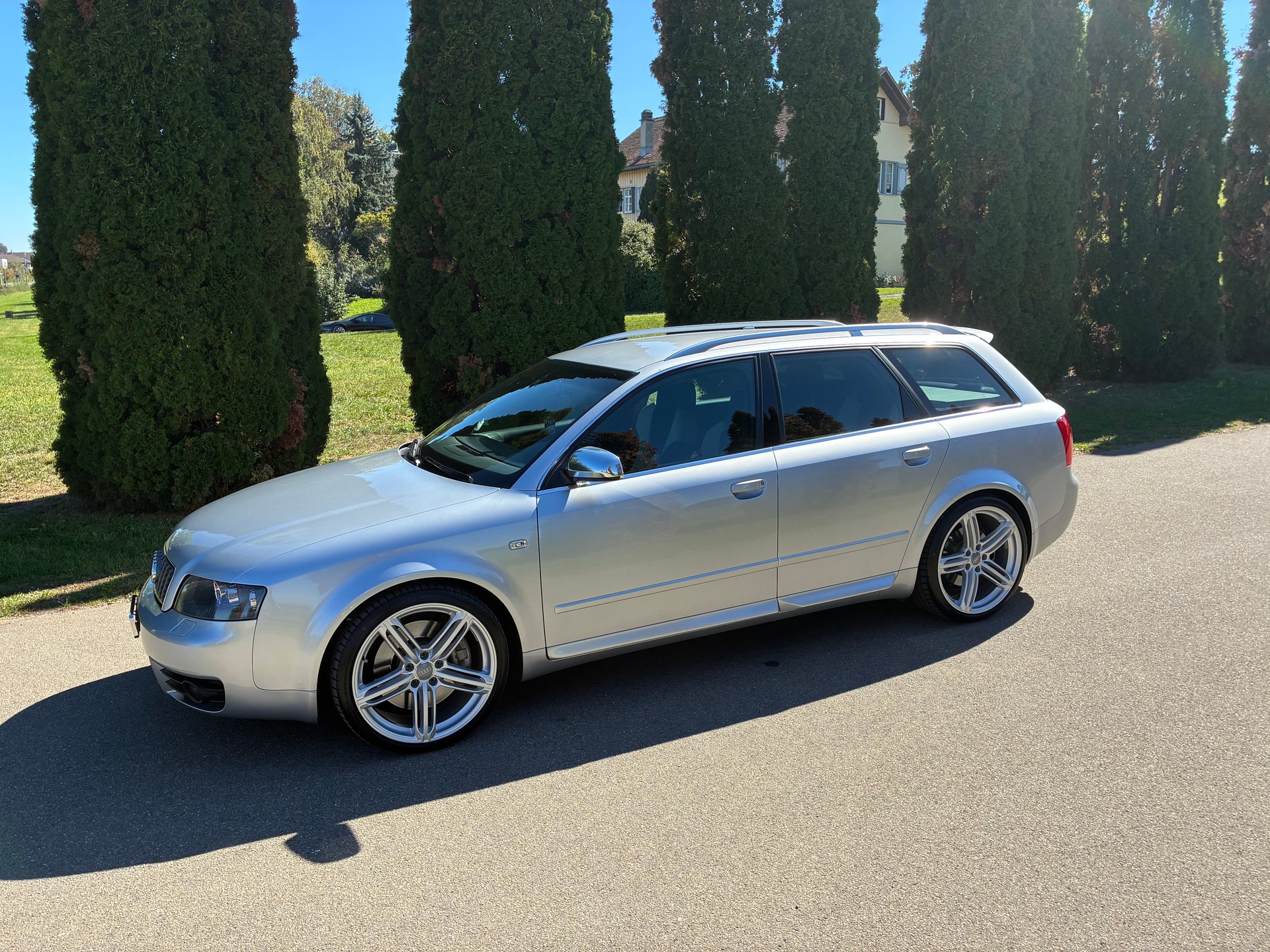 AUDI 4.2 V8 quattro-image-3