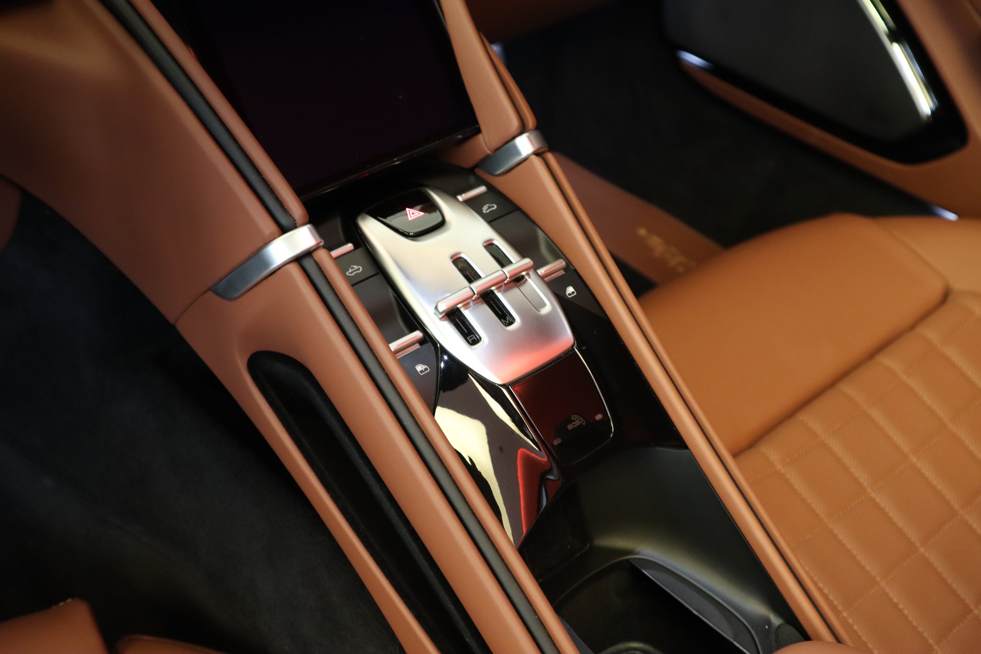 FERRARI Roma 3.9 V8 T Spider-image-21