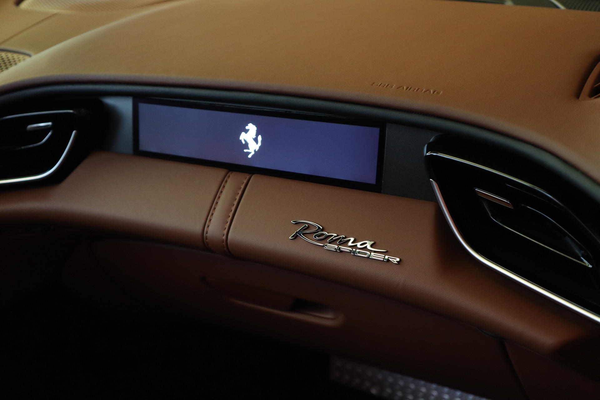 FERRARI Roma 3.9 V8 T Spider-image-19