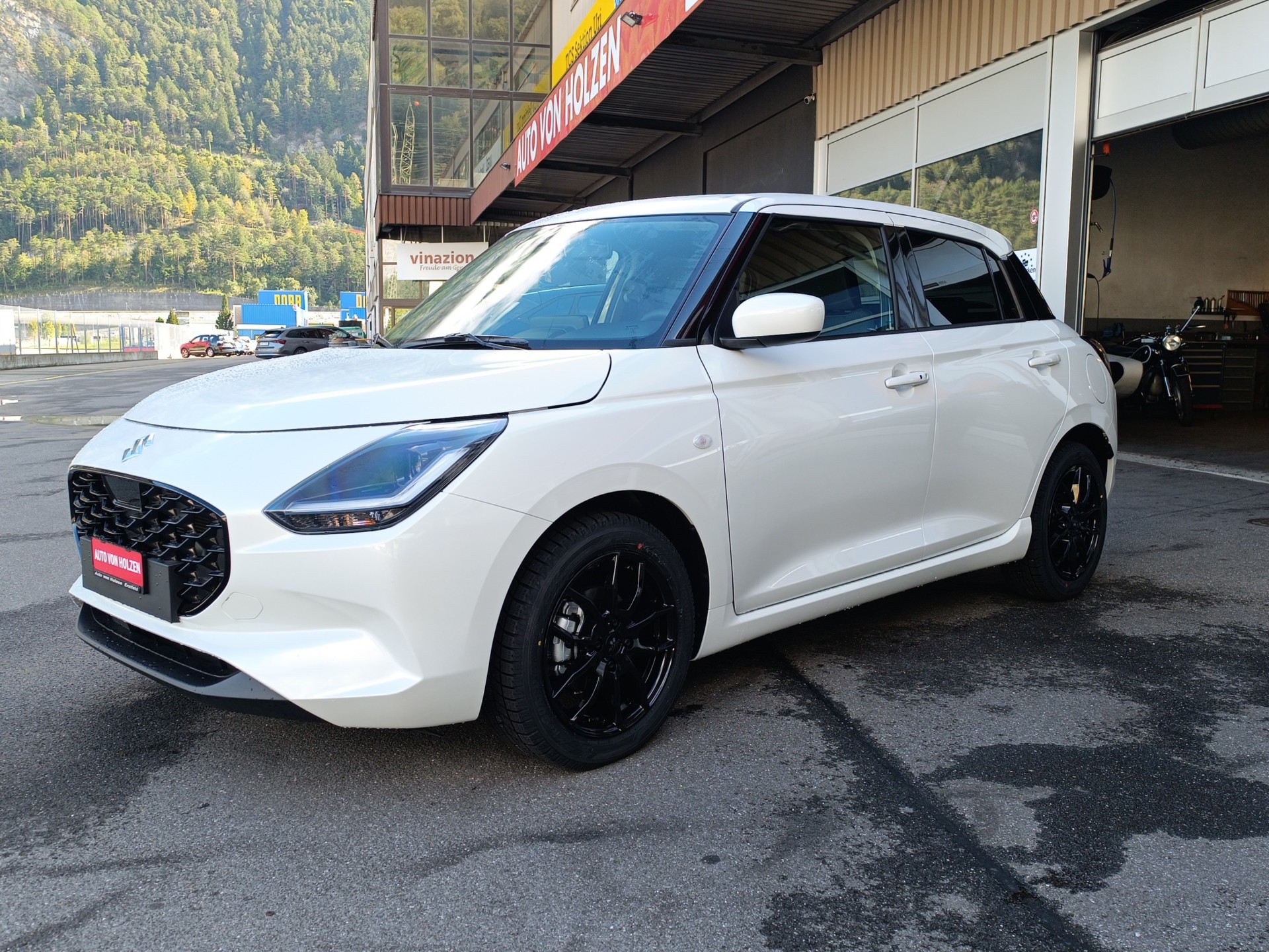 SUZUKI Swift 1.2 Compact+ Hybrid CVT-image-20