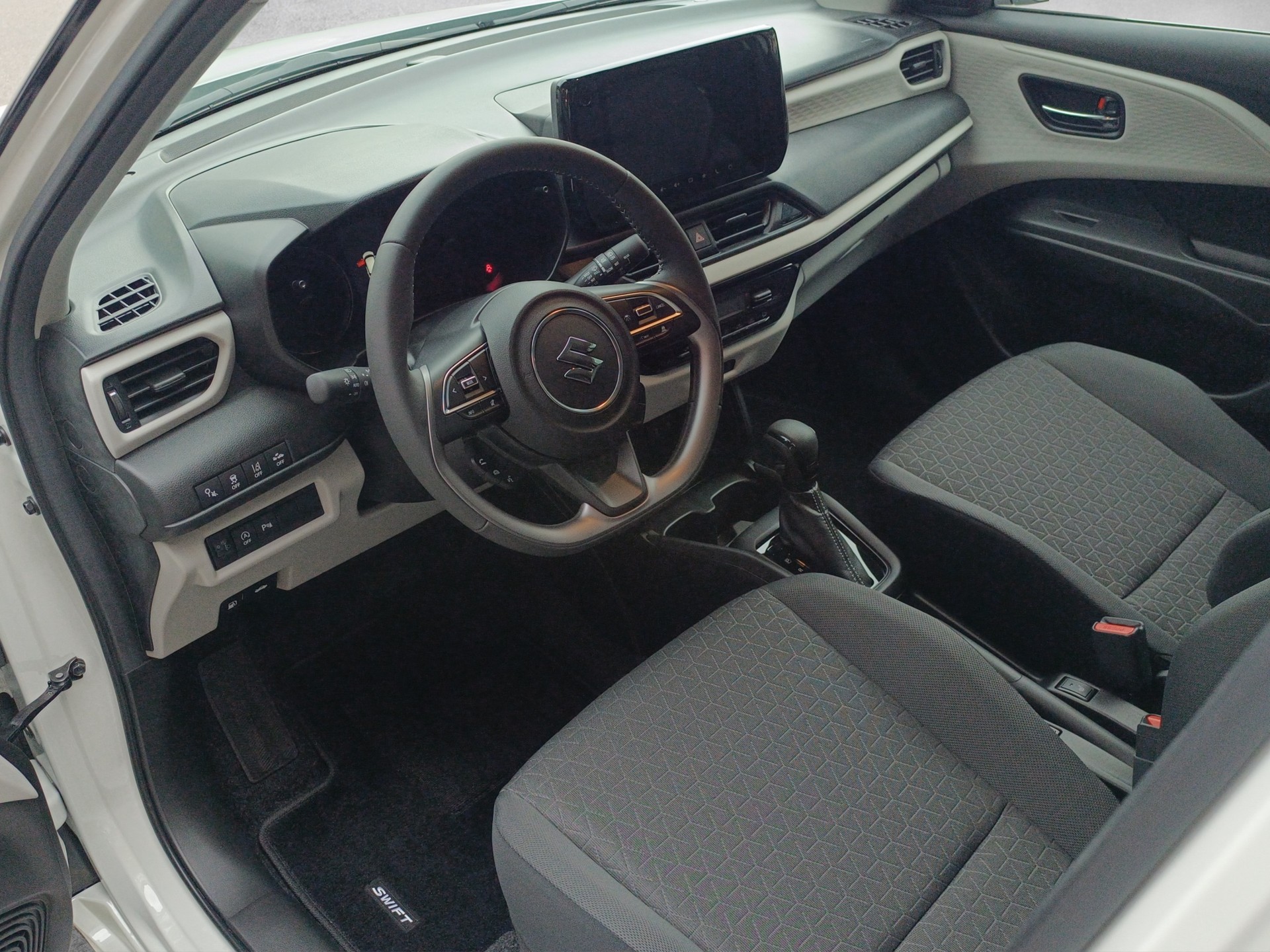 SUZUKI Swift 1.2 Compact+ Hybrid CVT-image-8