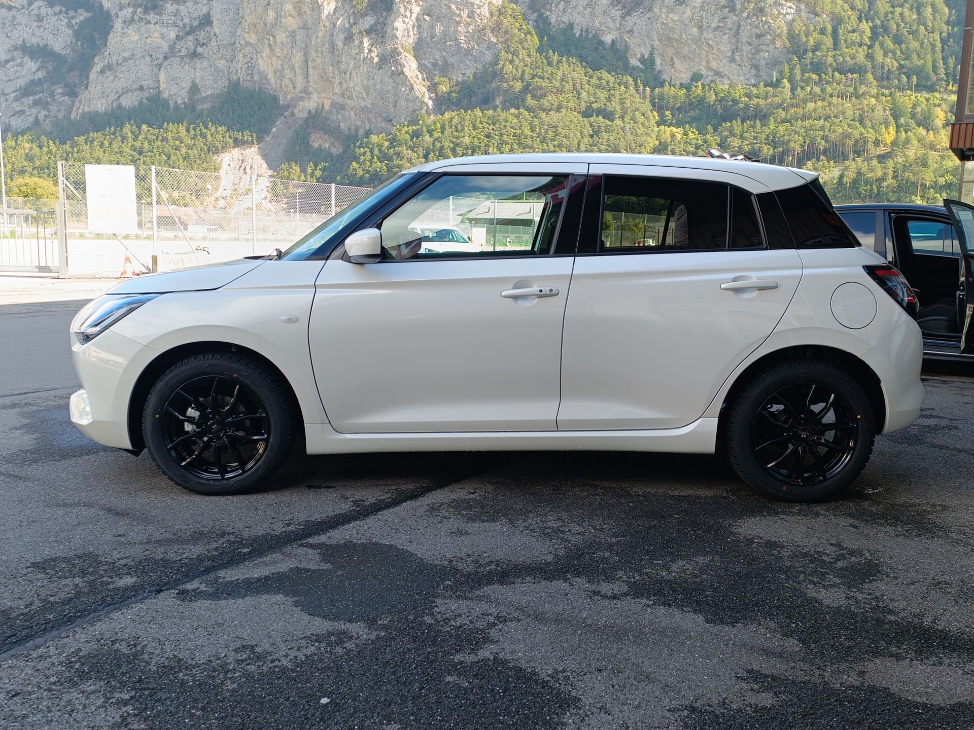 SUZUKI Swift 1.2 Compact+ Hybrid CVT-image-21