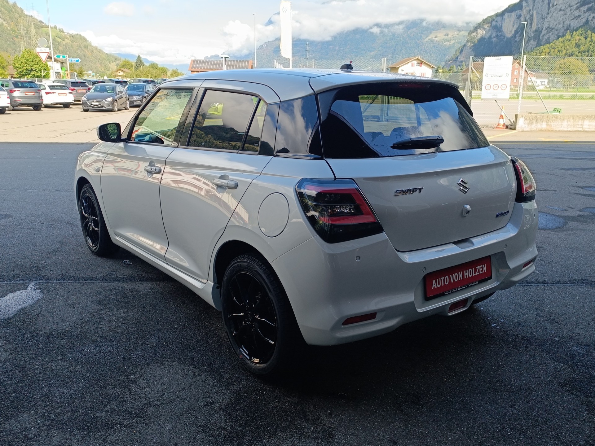 SUZUKI Swift 1.2 Compact+ Hybrid CVT-image-22