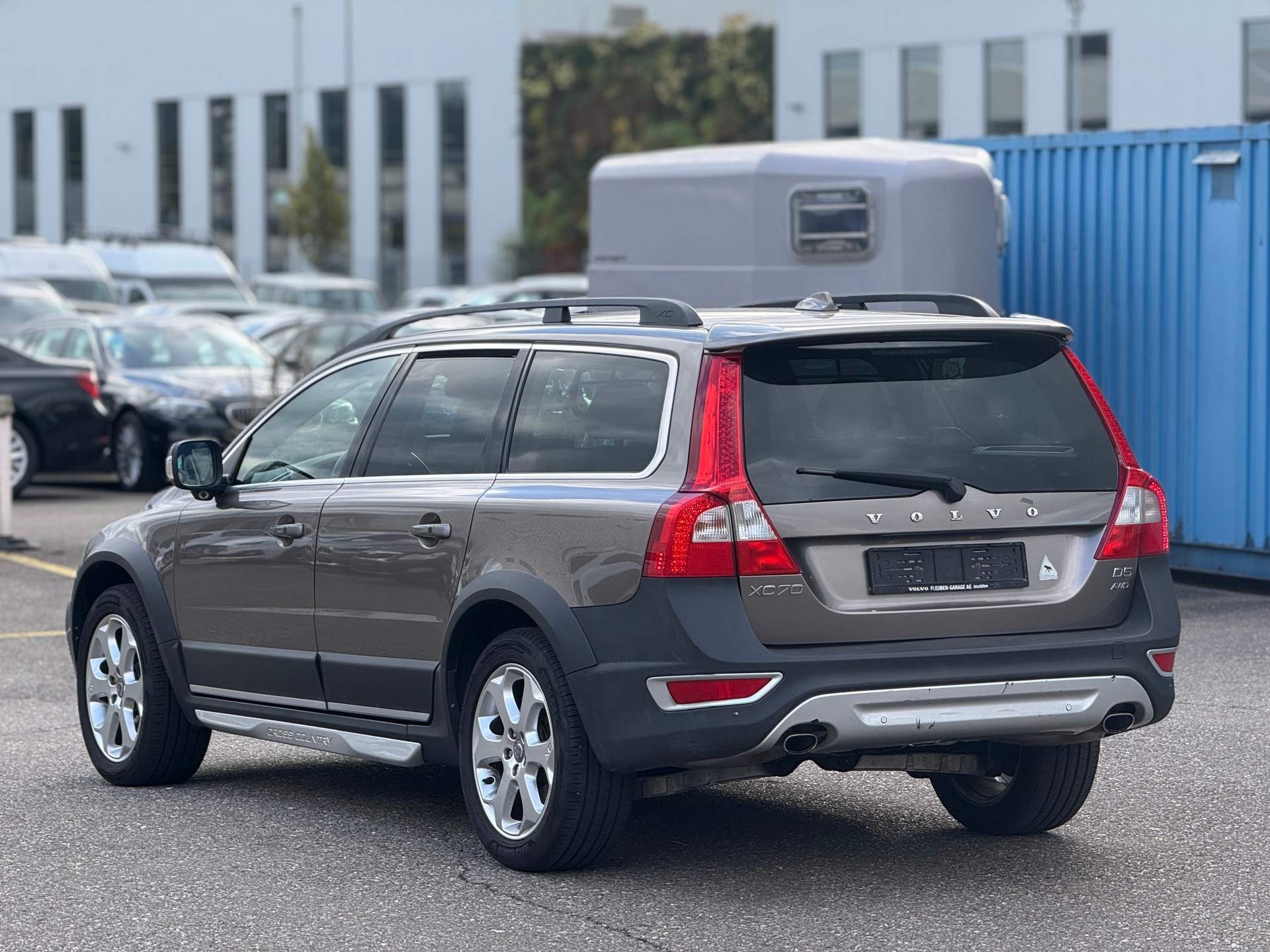 VOLVO XC70 D5 AWD Momentum Geartronic-image-1