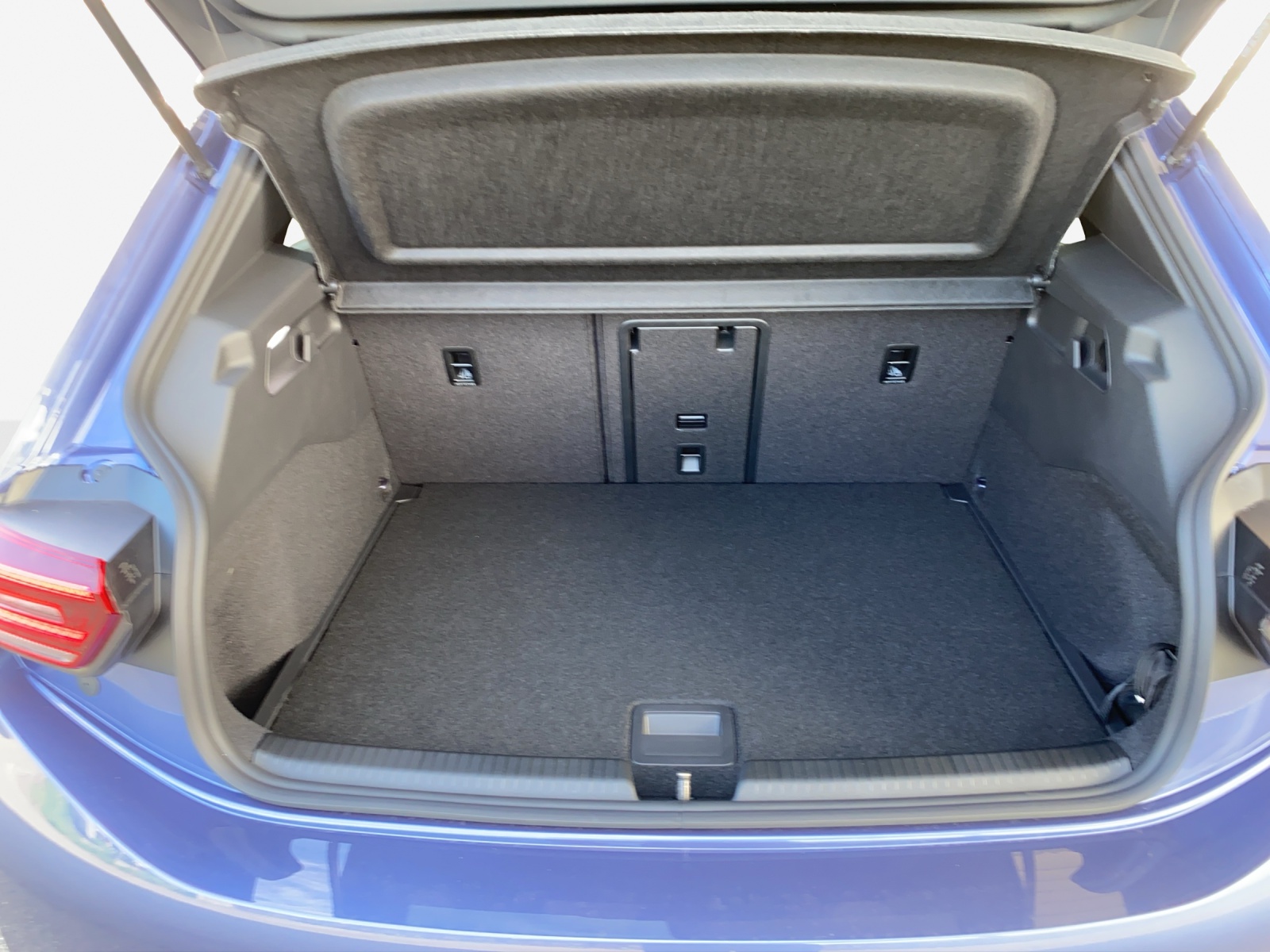 VW ID.3 Neo 79 kWh 231 PS Style-image-12