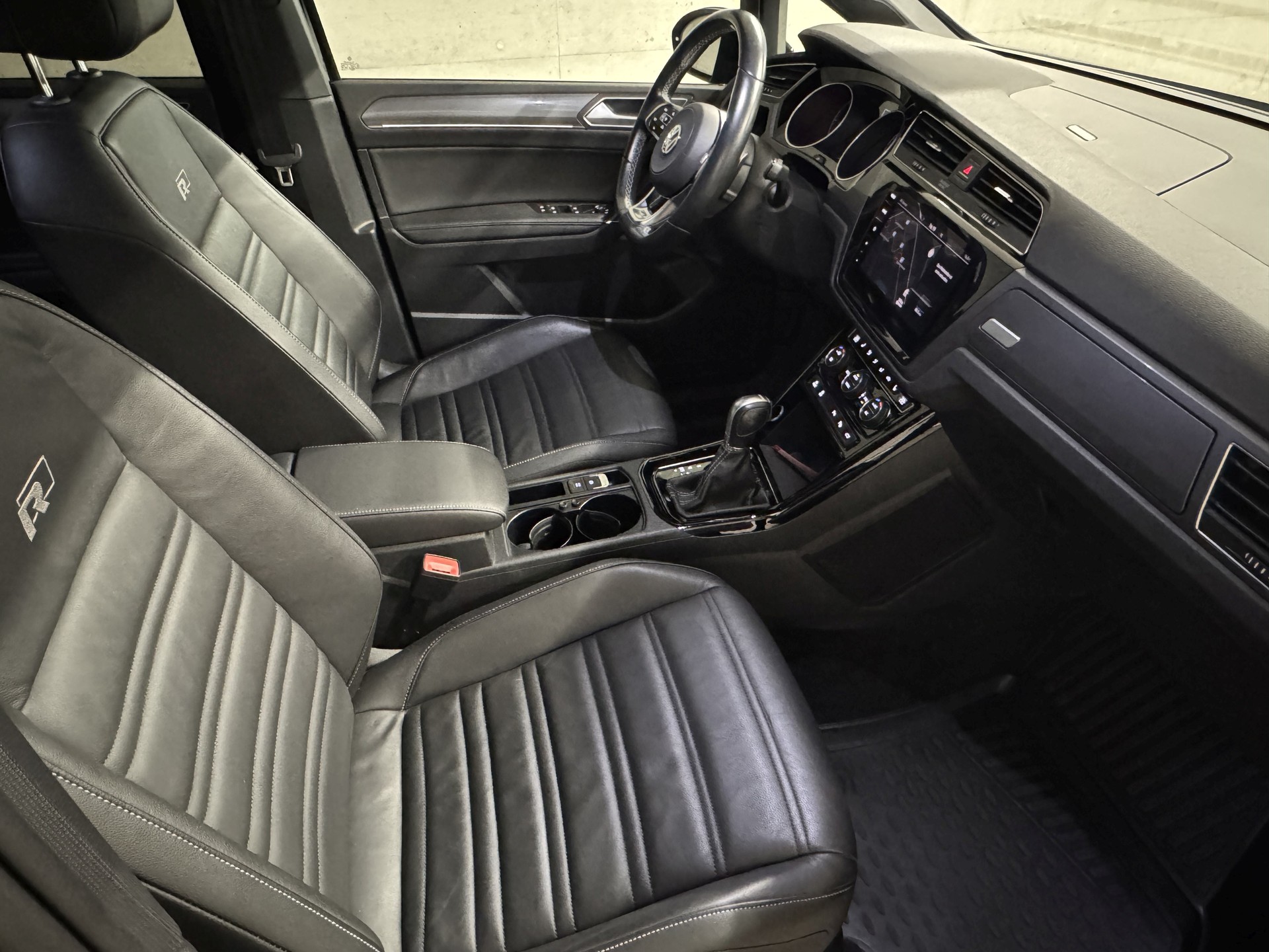 VW Touran 2.0 TDI BlueMotion Technology Sport DSG-image-11