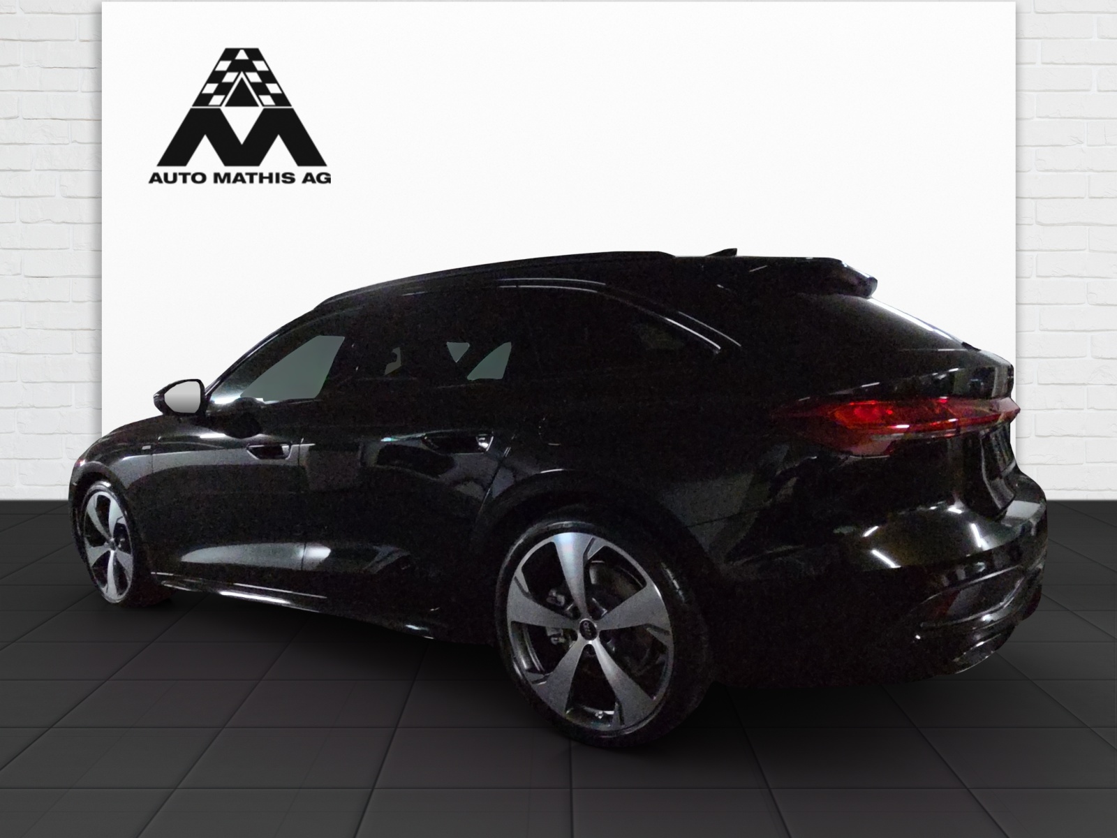 AUDI A5 Avant e-hybrid quattro Attraction 220 kW S tronic-image-3