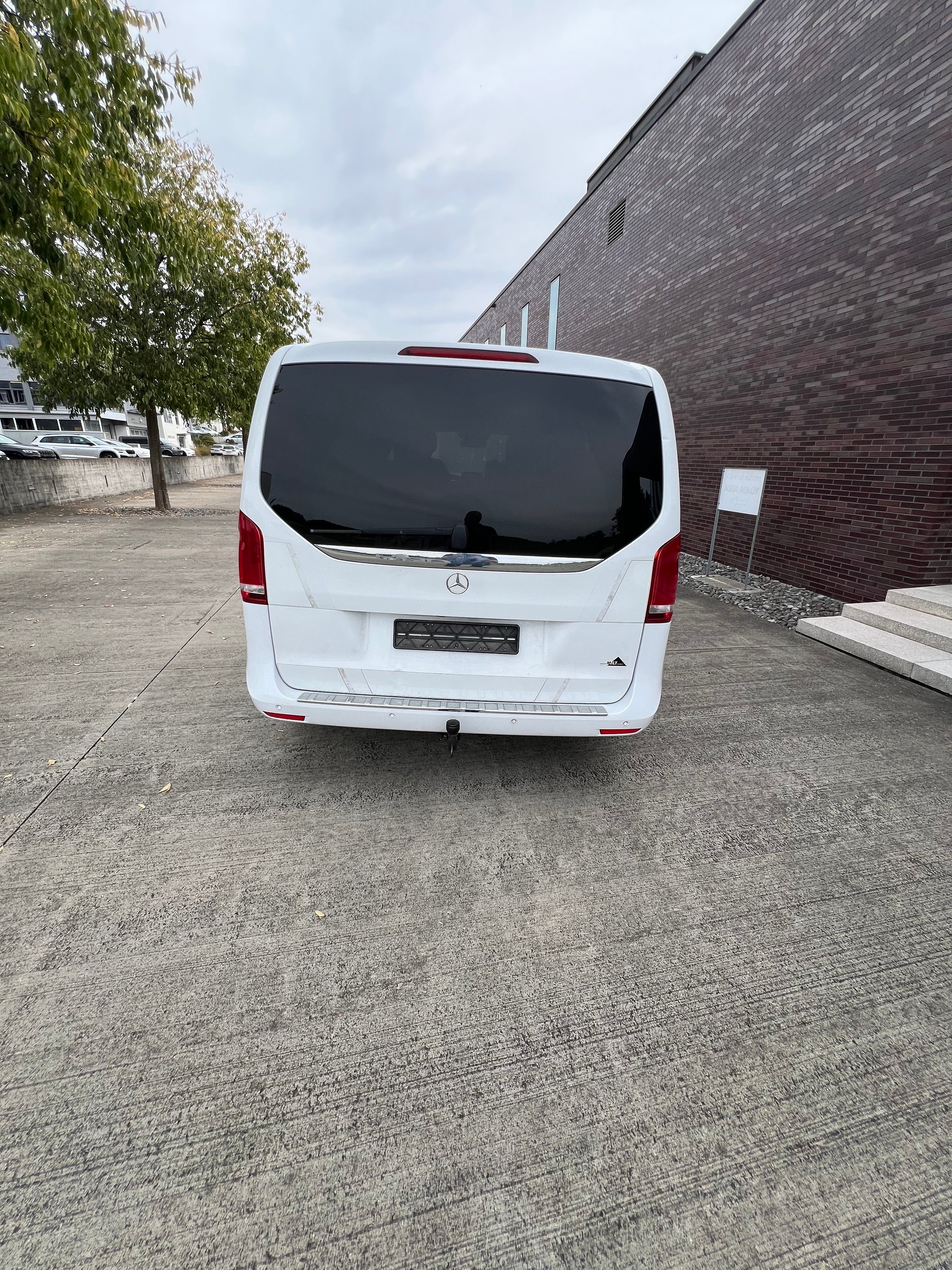 MERCEDES-BENZ V 250 d lang 4Matic 7G-Tronic-image-9