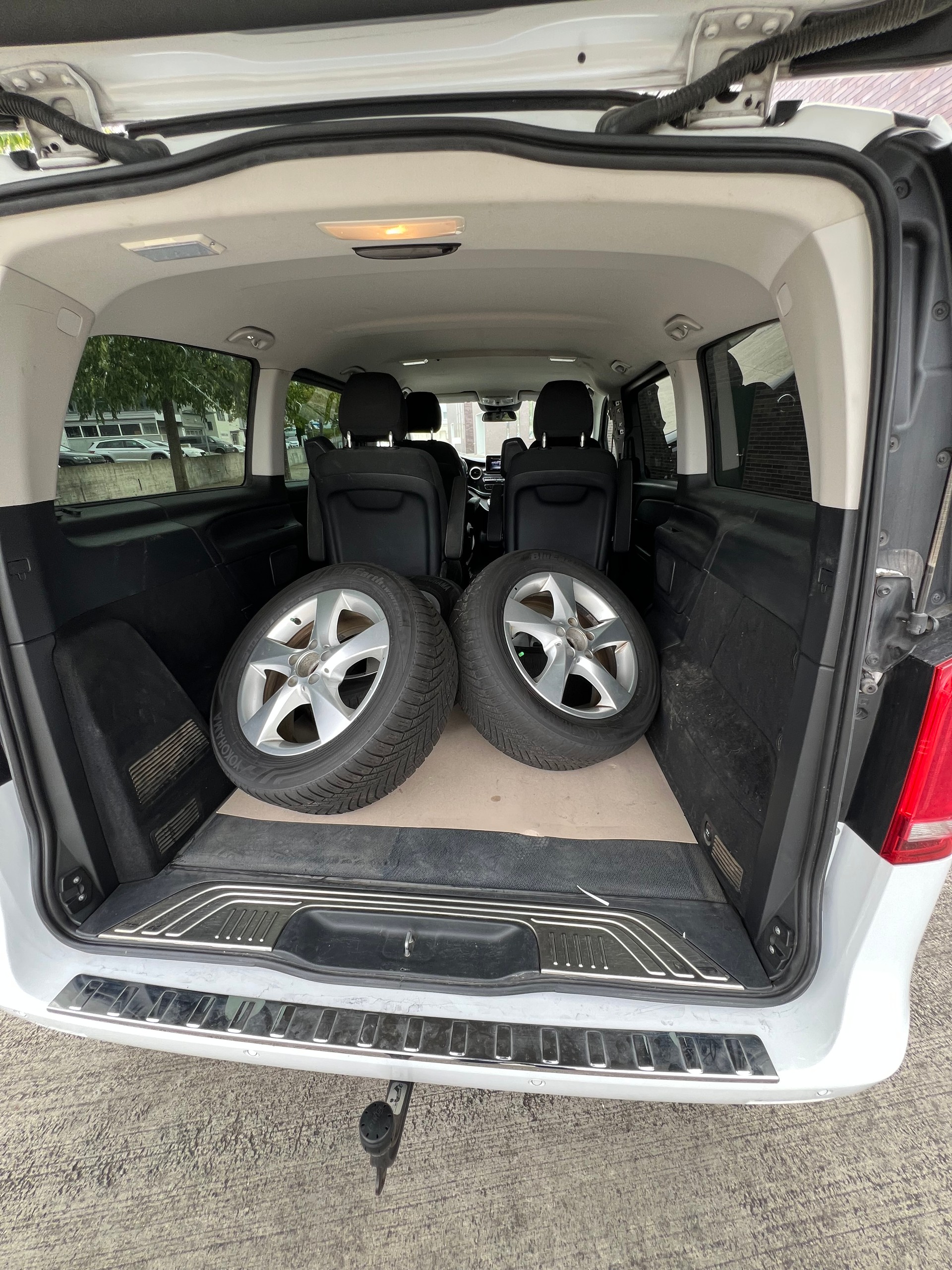 MERCEDES-BENZ V 250 d lang 4Matic 7G-Tronic-image-8