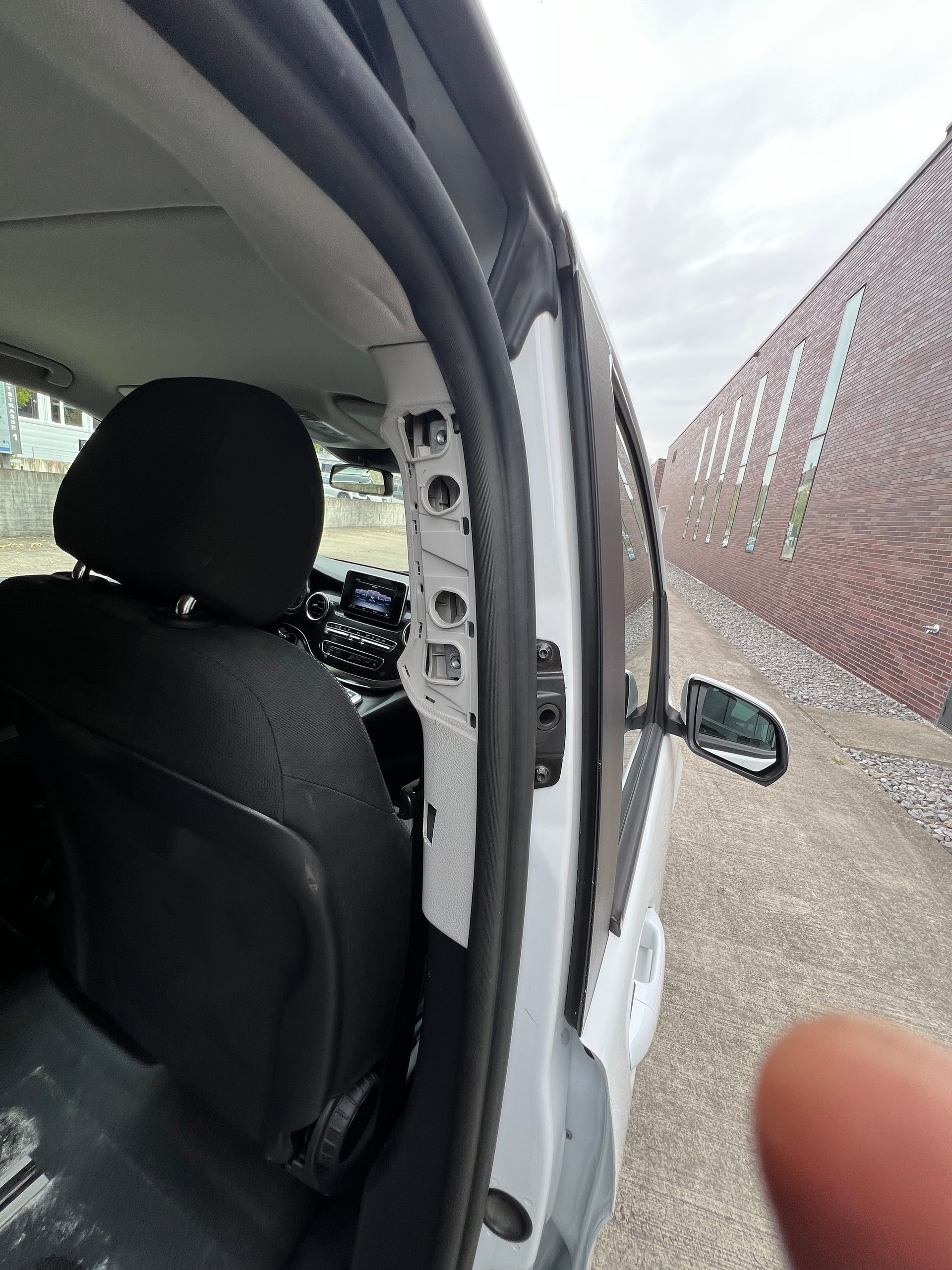 MERCEDES-BENZ V 250 d lang 4Matic 7G-Tronic-image-5