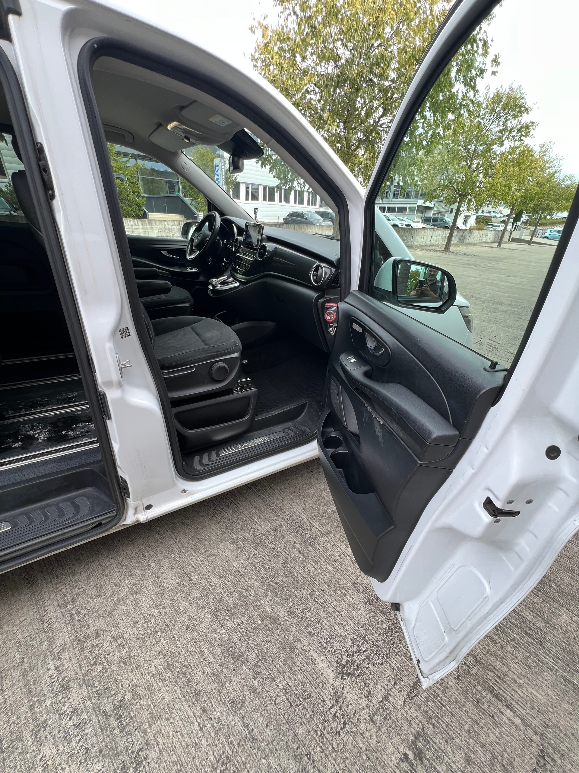 MERCEDES-BENZ V 250 d lang 4Matic 7G-Tronic-image-3