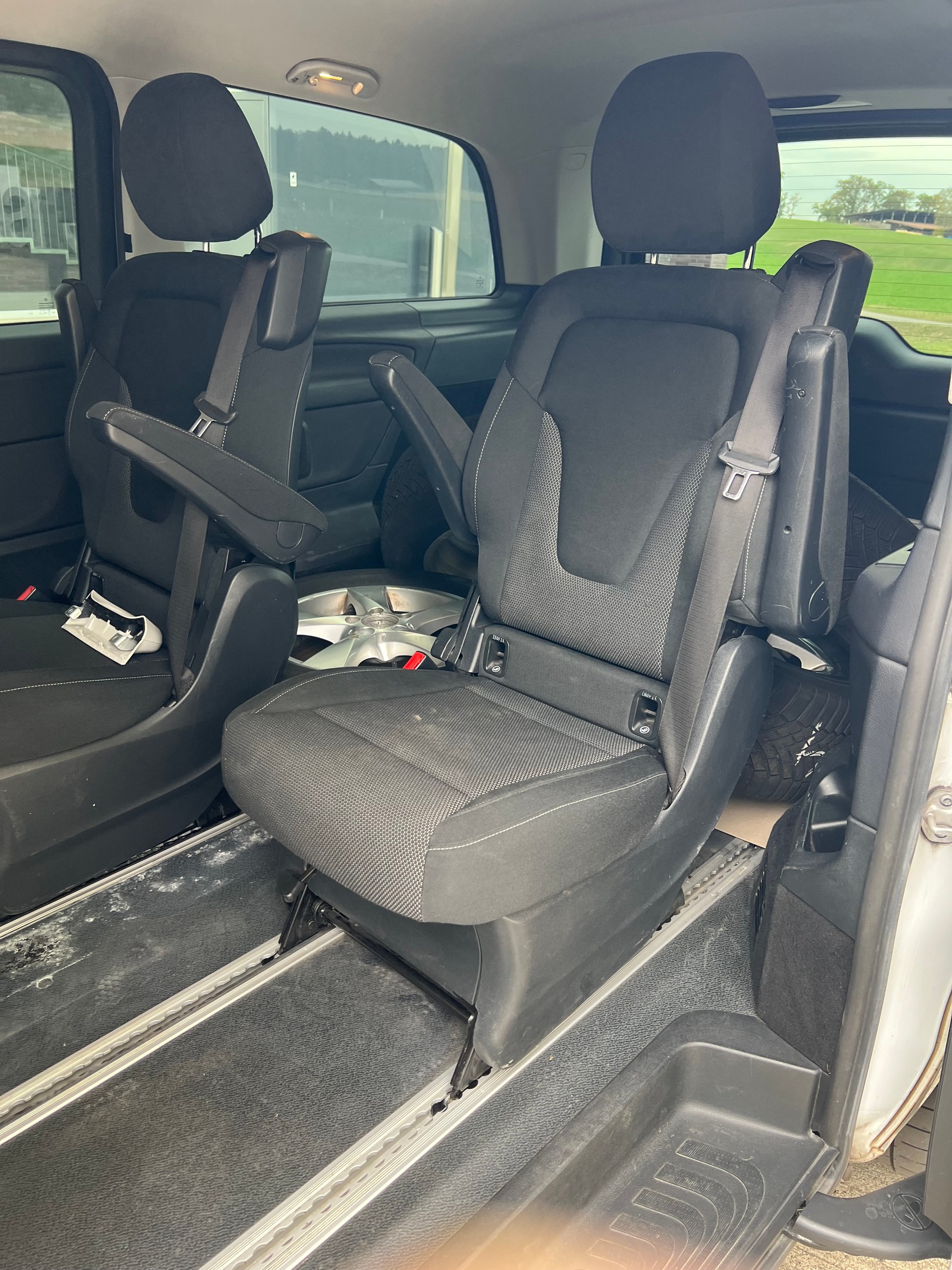 MERCEDES-BENZ V 250 d lang 4Matic 7G-Tronic-image-11