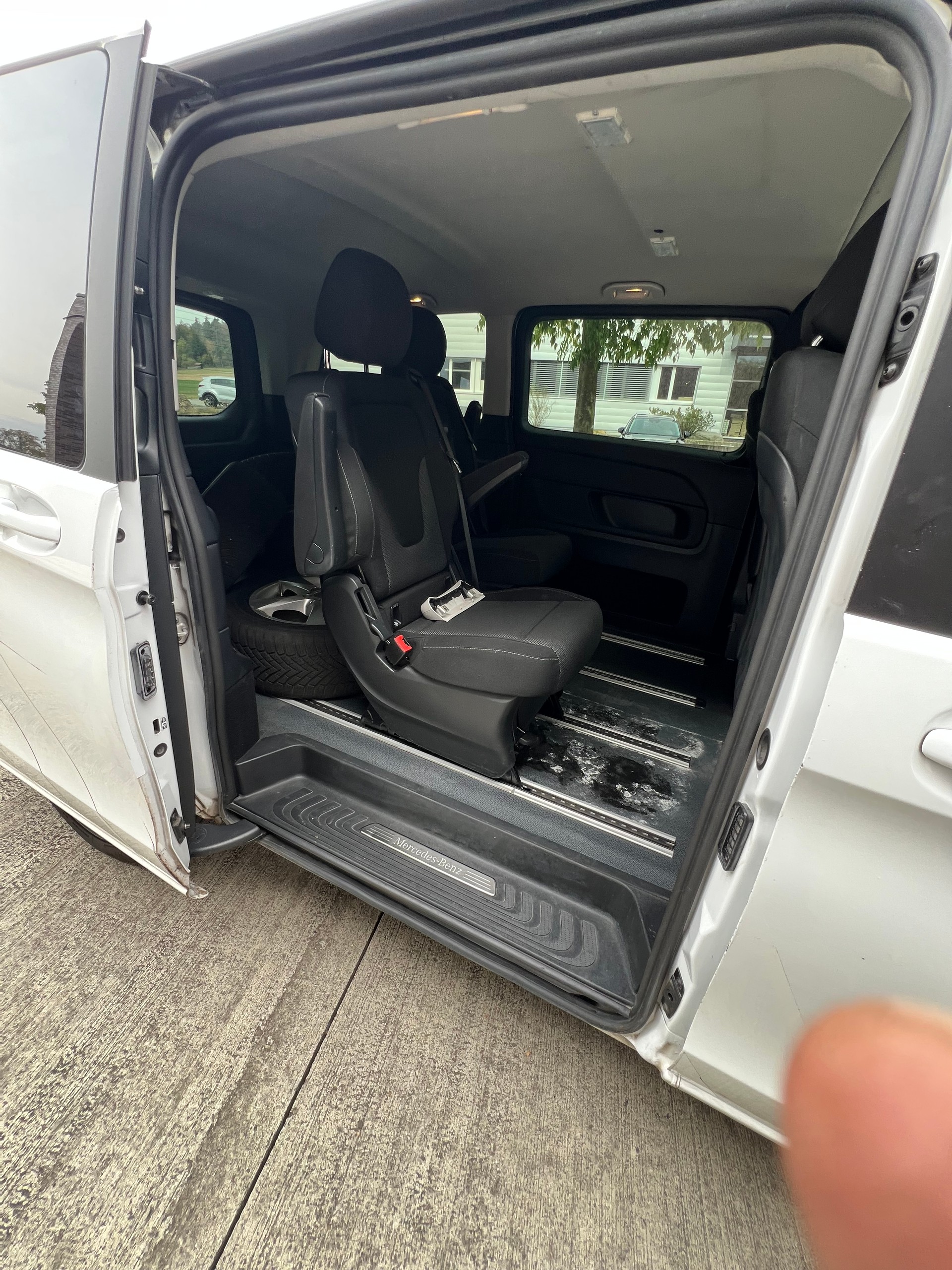 MERCEDES-BENZ V 250 d lang 4Matic 7G-Tronic-image-4