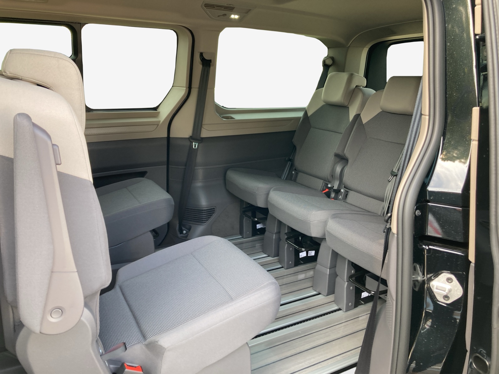 VW Multivan 2.0 TDI Trend Liberty Lang DSG-image-11